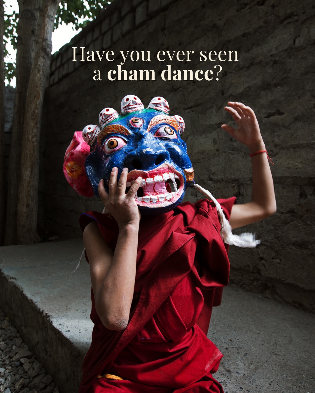 More than a dance, a meditation in motion 👺✨
In the Himalayas, the sacred Cham ritual is a battle for the soul. The monks transform into deities through weeks of meditation and prayer.
Don’t let the scary masks fool you though. They represent fierce compassion, a powerful jolt designed to scare away ignorance and clear the path for a new year. A vivid reminder that sometimes, wisdom needs a loud and colorful wake-up call.
🇫🇷 A Spiti, le rituel du Cham est bien plus qu’un spectacle. Derrière les masques, les moines incarnent des divinités pour transformer les énergies négatives en sagesse.
L’apparence effrayante des masques ? C’est de la « compassion féroce ». Un choc visuel nécessaire pour chasser l’ignorance et protéger la communauté.
#chamdance #tibetanbuddhism #himalayanculture #sacredrituals #monasterylife