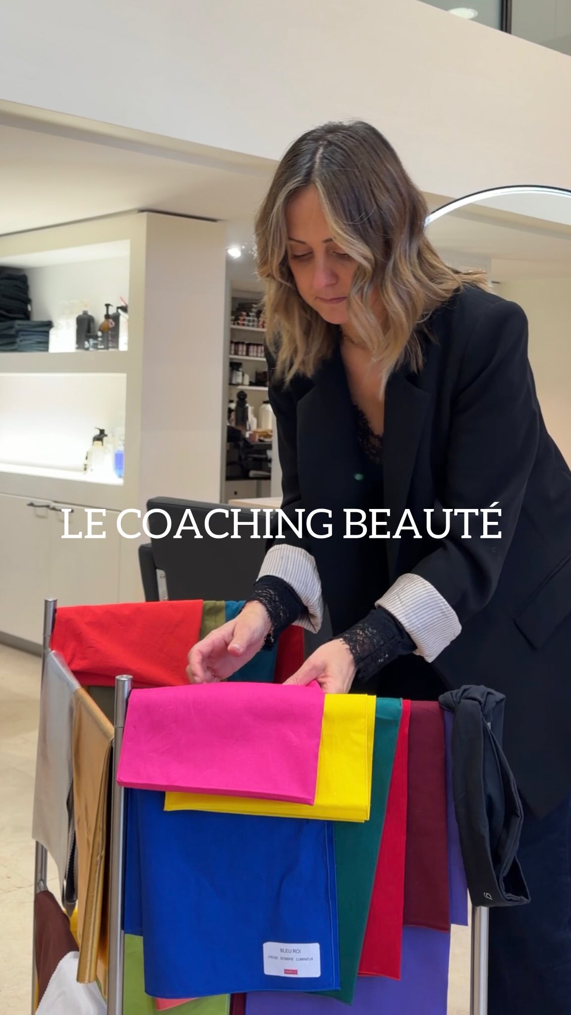 Apprendre à se connaître pour vous révéler ✨
Un rendez-vous d’une heure pour te révéler pleinement.
Projet capillaire (coupe & couleur), colorimétrie 🌈, votre typologie, morphologie du visage, sourcils…Tout est pensé dans sa globalité.
On analyse, on ajuste, on comprend.
L’objectif ?Découvrir ce qui te va vraiment.Ce qui t’illumine naturellement.Ce qui révèle ton visage et ton identité.
Parce que la beauté, ce n’est pas en faire plus.C’est se connaître… et se révéler. 🤍
🗯️tu veux en savoir plus sur toi ?
Prends Rendez vous sur Planity ou en bio .
#coachingbeauté #coloristelyon #colorimetrie