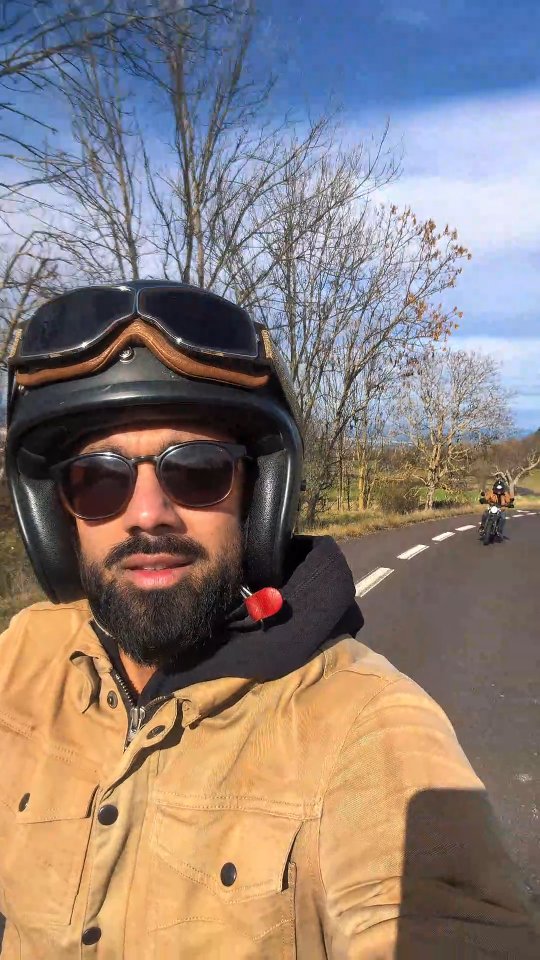 Après le salon, rien de mieux que de rouler près de chez soi en Auvergne, avec mon bon vieux pote @clementcznv qui vient de passer le permis, ça fait toujours du bien!