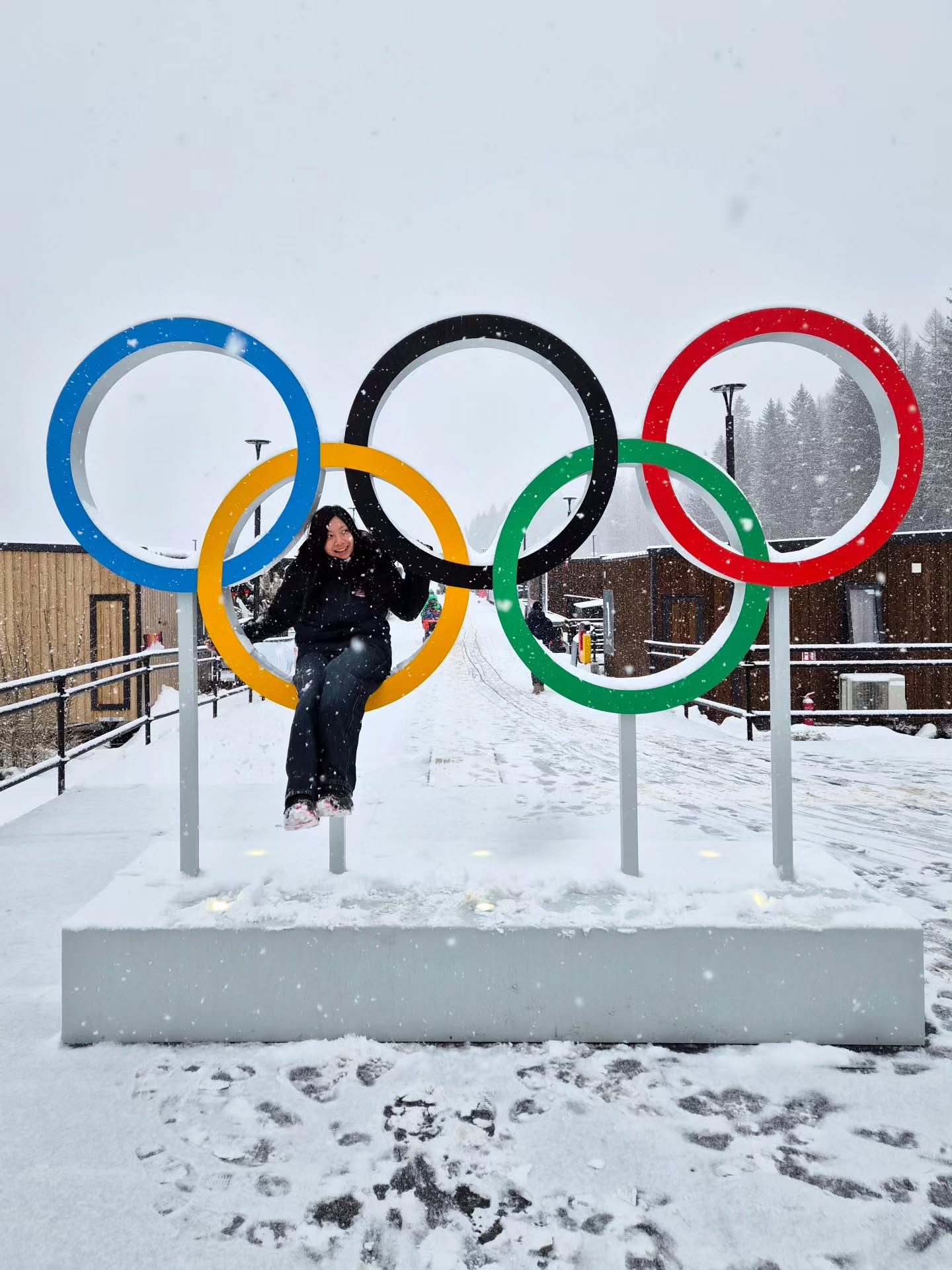 Milano-Cortina Games ~ the end β‘
Shoutout to the sweet lady who gave out cute Olympics bracelets (*Β―οΈΆΒ―*)
#milanocortina2026
#olympics
#malaysiansnowsport #malaysianskier