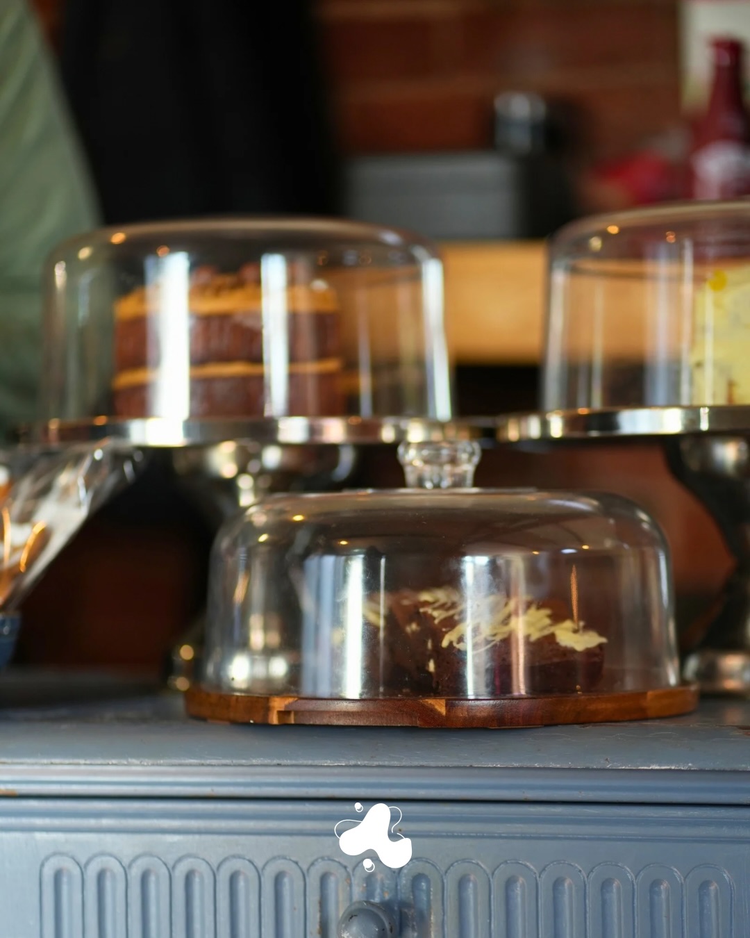 A morning behind the camera at @the_courtside_cafe 📸☕
Capturing content like this is all about bringing a business to life online, from the little details to the atmosphere that makes people want to visit.
It’s always a pleasure working with businesses that care about the experience they create for their customers.
If keeping up with content, social media and marketing feels like another job on top of running your business, that’s where we come in. Let us take the pressure off so you can focus on what you do best 🤩