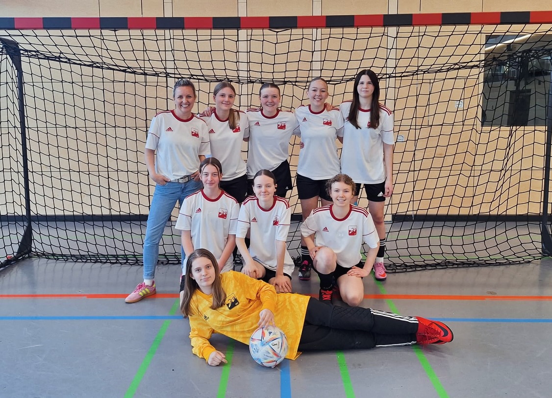 Gestern holten sich sowohl die Mädchen der Wettkampfklasse II als auch die Jungs der Wettkampfklasse IV den 2. Platz in der Fußballstadtmeisterschaft. Super Leistung! Danke an alle Schüler und Lehrkräfte für ihr Engagement!
#srsamberg #amberg #srs