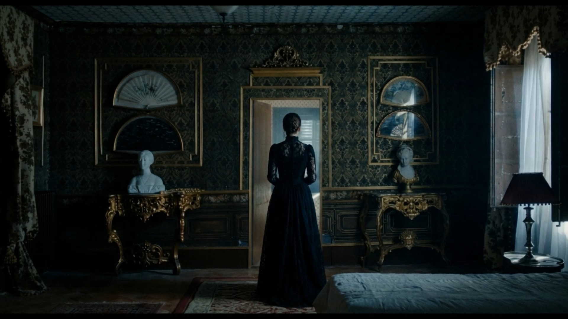 Inspiración para rodar en Teruel 2.🚁 Y sí, es IA, pero lo que importa es la BASE: la piedra, el asfalto, la luz y la mala leche de estos paisajes son REALES. 💯 No es un decorado, es la provincia de Teruel demostrando que puede ser el multiverso que quieres.
El mapa del tesoro (Vol. 2):
. Habitación de casa solariega, Navarrete del Río
. Iglesia de Gea de Albarracín
. Páramos de Lidón
. Patio del Obispado, Teruel
. Rocas de Peracense
. Casa Belsas, Fuentespalda
. Puerto de Cabigordo
. Balneario de Segura de Baños
. Valderrobres
. Plaza de Híjar
. Rambla de Barrachina
Deja de imaginarlo. Ven y ruédalo. 🎬🔥
#enTeruelseRueda #SomethingHappensInTeruel #RedTeruelFilmFriendly #TeruelFilmCommission #CinematicTeruel #FilmLocations #VisualStorytelling #NoEsHollywoodEsTeruel
@turismoteruelcomarca @filmteruel @somosmatarranya @comarca_bajomartin @visitbajoaragon @turismoandorrasierradearcos @turismocuencasmineras @comarca_jiloca @sierradealbarracin @turismogudarjavalambre @maestrazgoturismo @dpteruel @sienteteruel