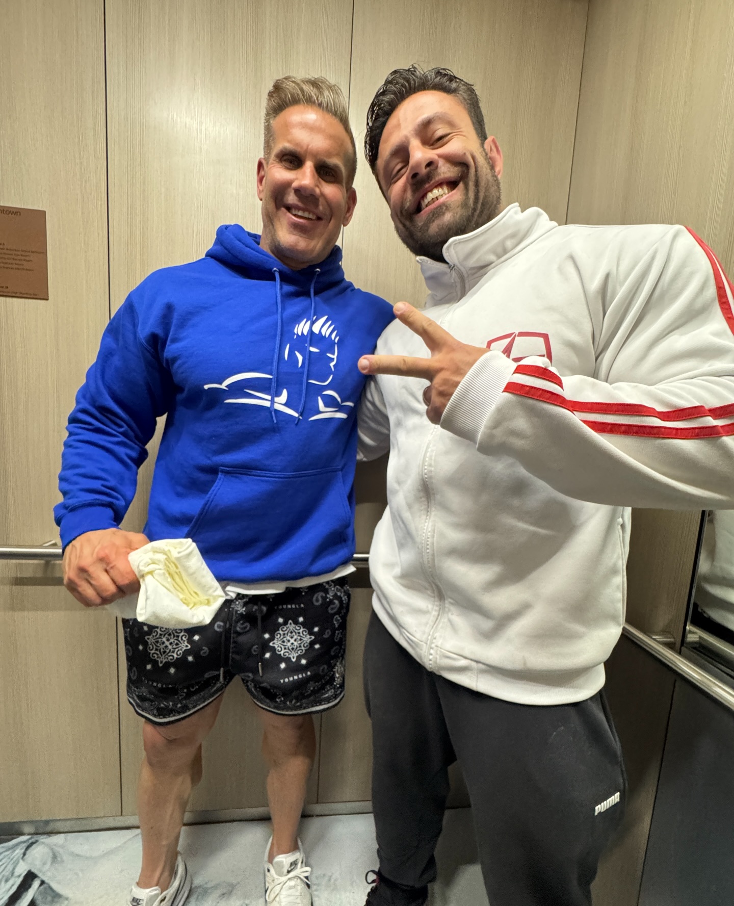 Agora sim, a que me faltava!
Meu primeiro grande idolo no esporte @jaycutler.
.
A great pleasure to meet you, master