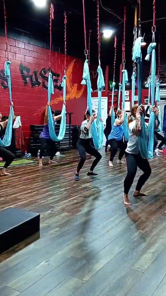 🫶
.
#rebelfitstudio #rebelsalwaysrise #avonin #brownsburgindiana #plainfieldindiana #hendrickscountyindiana #danvillein #shoplocal #HendricksCountyIN #brownsburgin #yogaisforeverybody #ShopSmall #yogaeverydamnday #317yogis #selfcare #sweatyworkout #hotyogalife #mytribe #pulpfrictionavon #barre