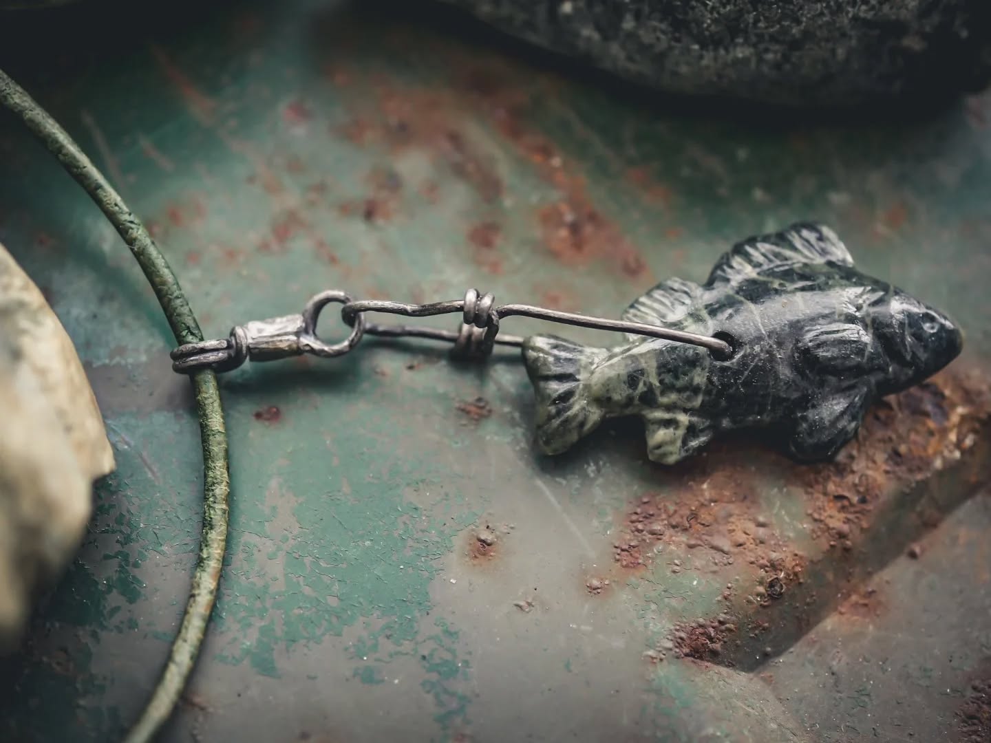 A perch necklace with leather, steel details and hand carved rock.
.
#wabisabi #wabisabimaker #abborre #stonecarving #perchnecklace