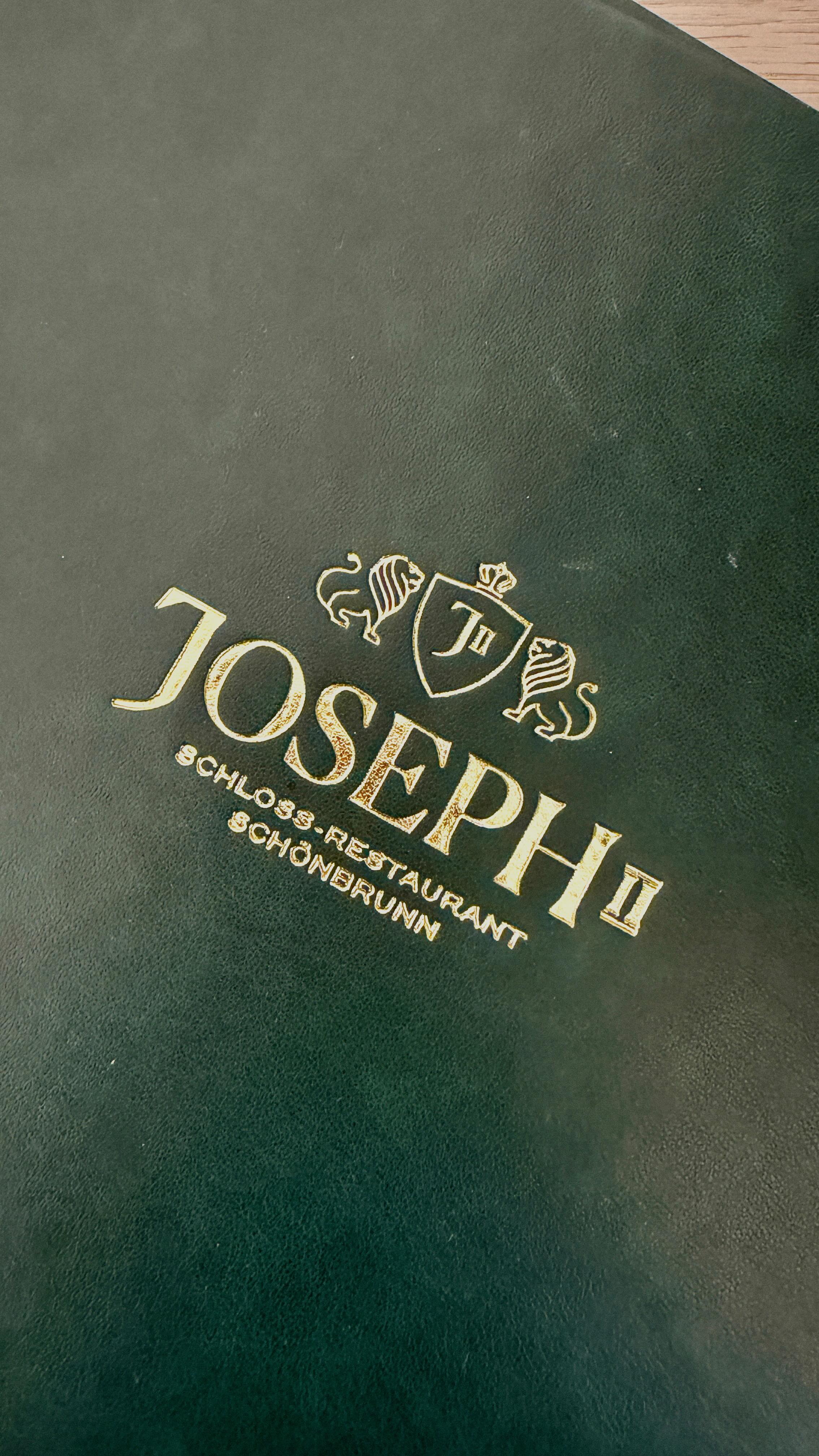 Wann salzt man Fleisch - vor oder nach dem Braten?
Eine der meistdiskutierten Fragen in der Küche 🔥
Andi würzt nach dem Anbraten.
So hat er es gelernt - und wie macht ihr es?#schlossschönbrunn #restaurantwien #wien #wienerküche #andiwojta