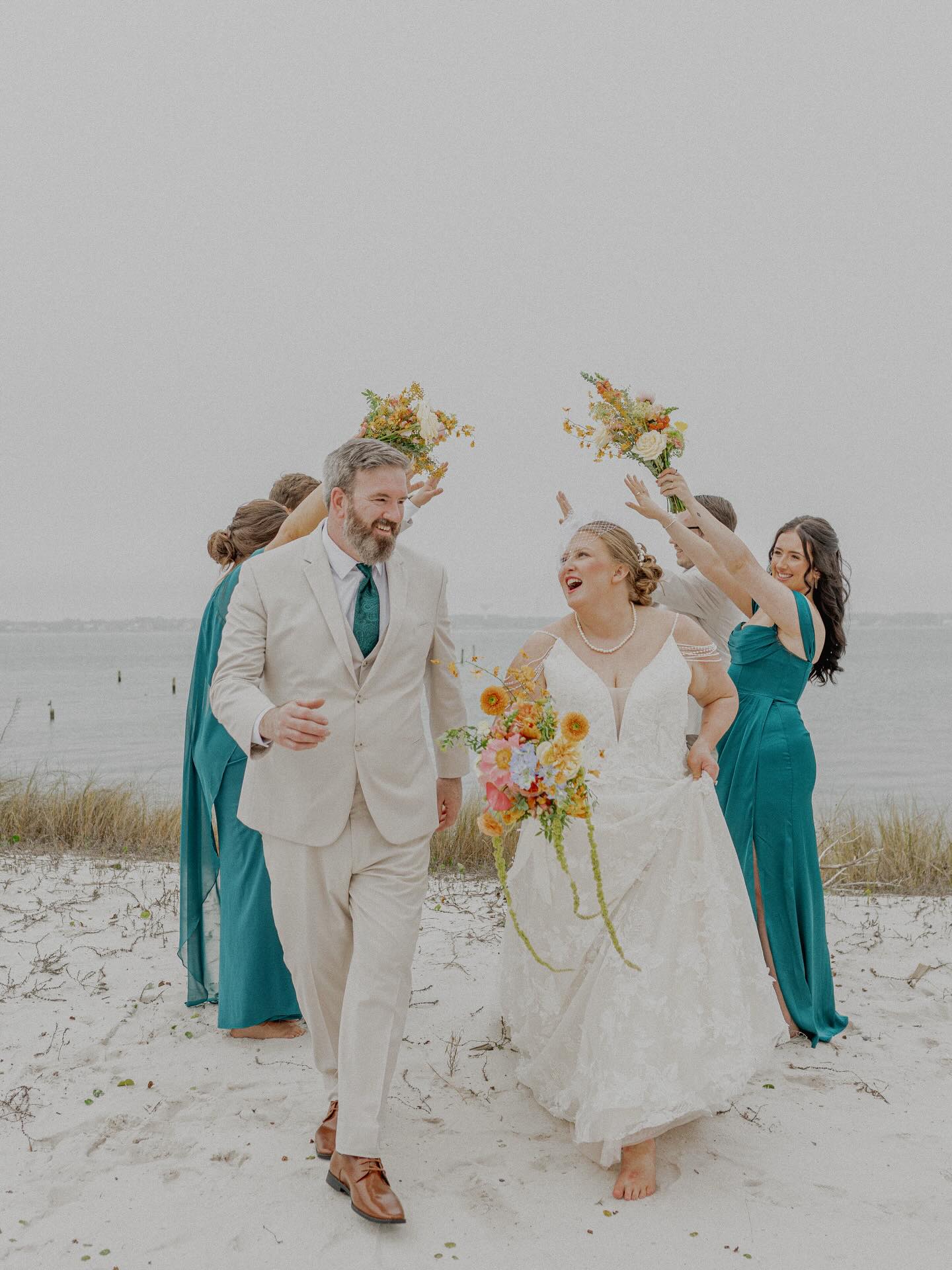 Della and Curtis⦠two of the most genuine, loving people who truly deserve all the love in the world!
@sweetserenityeventco
@beautybybrez
@ribbonsandtwine_
@della_bo_bella
