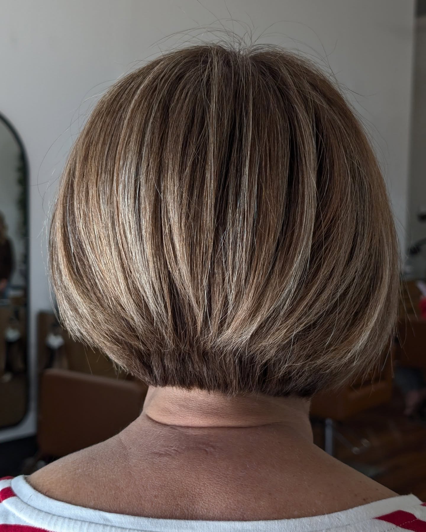 Sure the front hairs are the most important because that's what our clients see. BUT when it comes to a bob haircut I'm making sure the back is equally as beautiful. Our clients trust us that we will make sure their hair is looking good from any angle.
There's nothing worse than a hairstylist silently judging the back of your head because someone didn't take the time to detail cut the back correctly. 👀