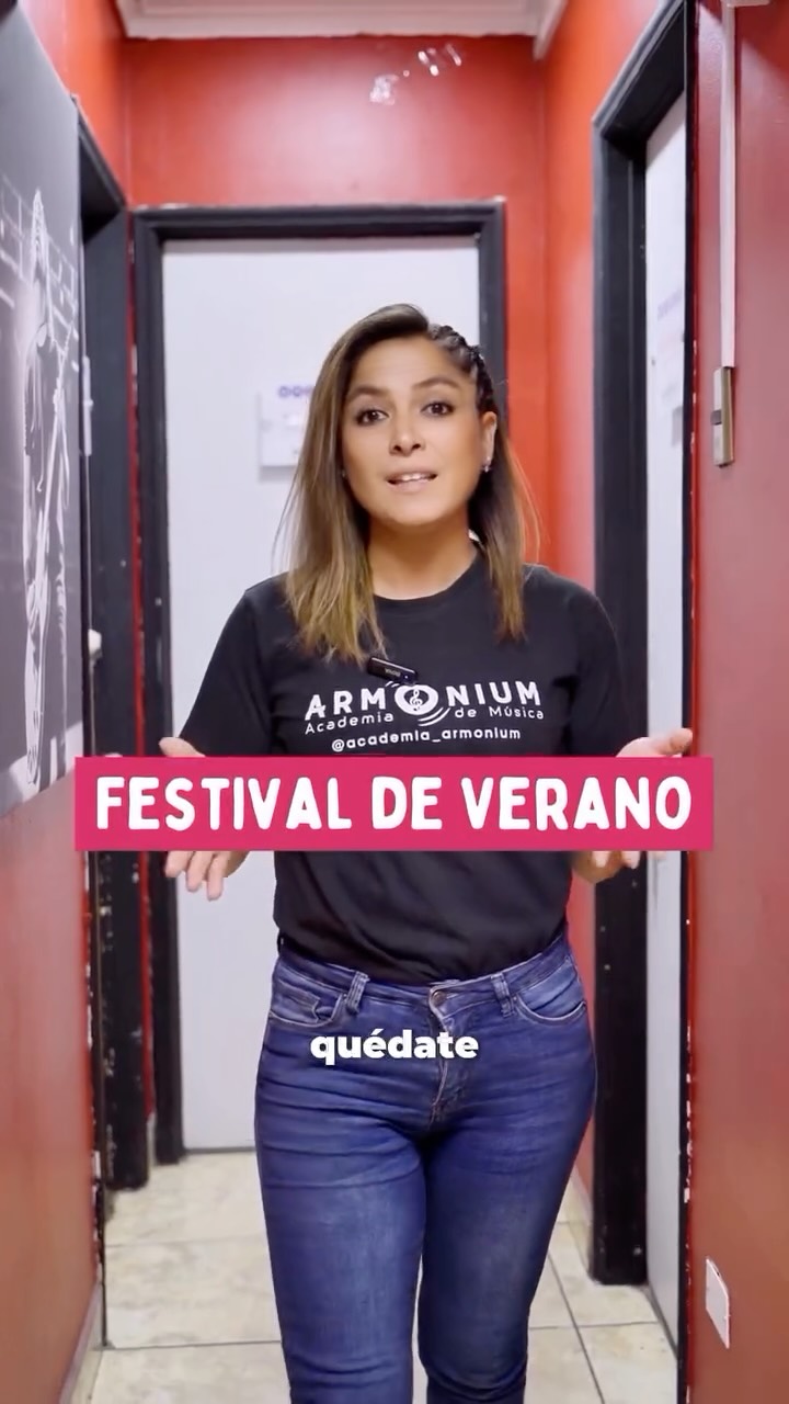 Es el momento perfecto para que empieces a aprender música, perfeccionar tu instrumento 🎸🎹 y vivir la magia de tocar en un escenario 🎤🌟
En Armonium nos encanta ver a nuestros estudiantes brillar ✨, compartir su talento 🎼 y sentir la emoción de cada presentación 🎶👏 Cada clase, cada ensayo y cada concierto forman parte de una experiencia única que va más allá de aprender notas: es crear recuerdos 💛, confianza 💪 y una verdadera pasión por la música 🎵
Ven y forma parte de nuestra comunidad 🤝 Aprende, disfruta y prepárate para subir al escenario 🎭
¡Te esperamos! 🎶✨