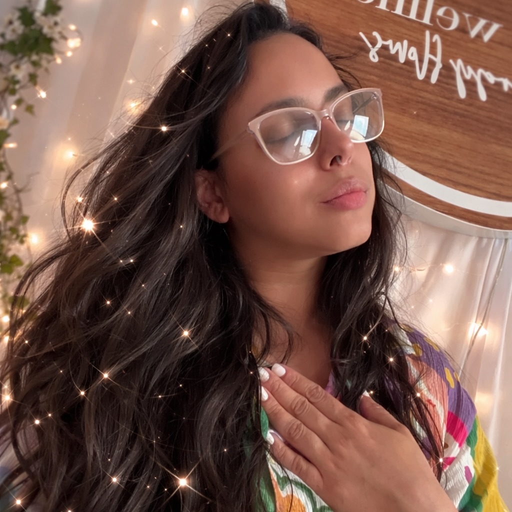 How I feel when my clients leave my table & tell me, “You’re magical.” ✨
And every single time, I smile… because the truth is, the magic isn’t me.
The magic has always been you.
I am simply the mirror. The guide. The steady hands. I hold the container long enough for you to soften, to feel safe, to unwind, to remember. And when your body begins to release, when your breath deepens, when clarity returns, it can feel like something extraordinary just happened.
But that wisdom?
That healing?
That power?
It lives inside your tissues. Your spine. Your breath. Your story.
My role is not to give you something you don’t have. It’s to help you access what has always been there.
The wonder you feel in our sessions is simply you reconnecting with yourself. And there is nothing more powerful than someone remembering who they are. ✨