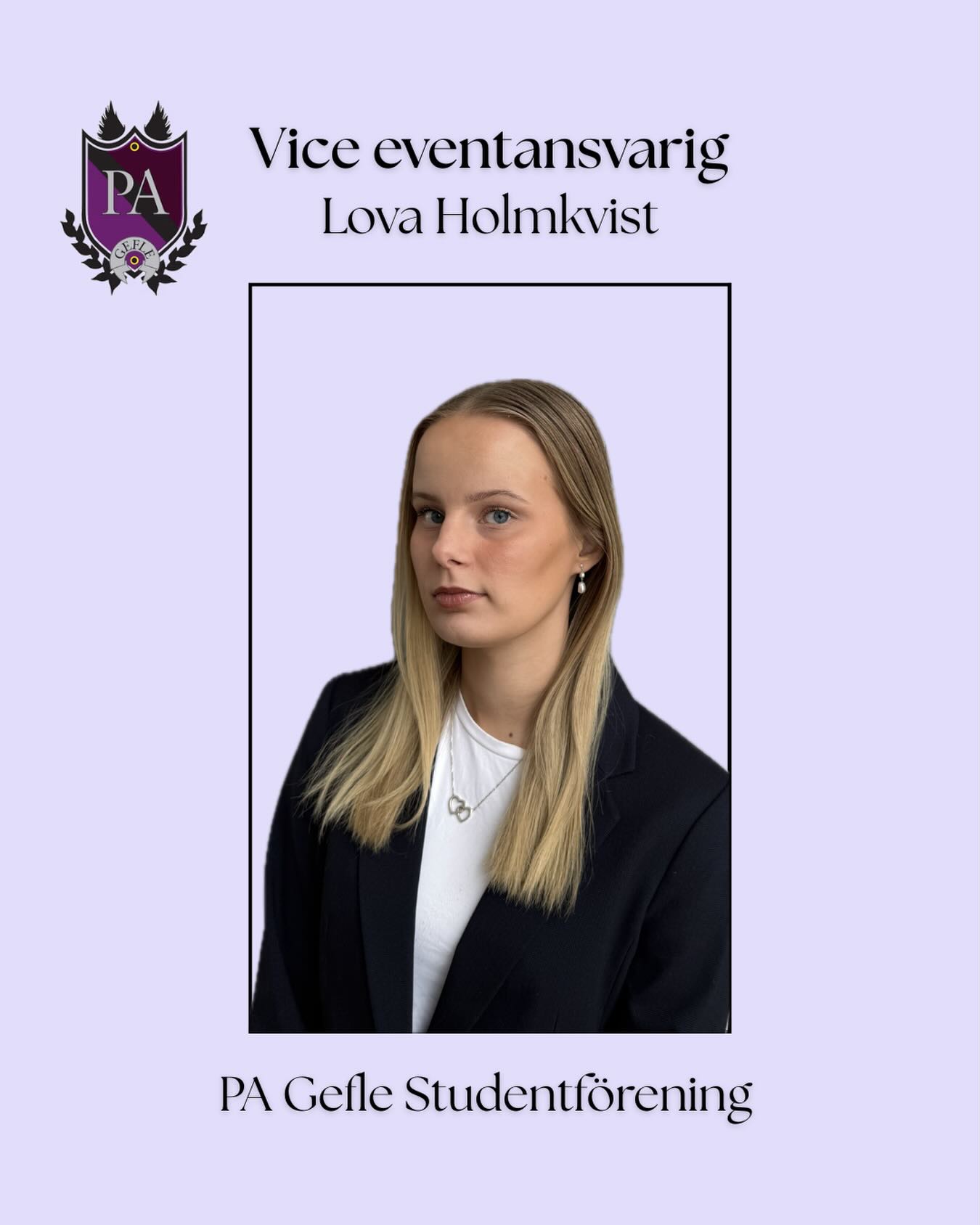 Näst på tur att presenteras är vår vice eventansvarig Lova Holmkvist💜
Födelseår, ålder: 2006, 19 år.
Hemort: Hofors📍
Vad ska bli roligast med styrelsearbetet: Att vara med och skapa gemenskap i föreningen. Självklart ser jag också fram emot att hålla i roliga event💜
Fun fact om Lova: Jag är född samma dag som min mamma👭🏼