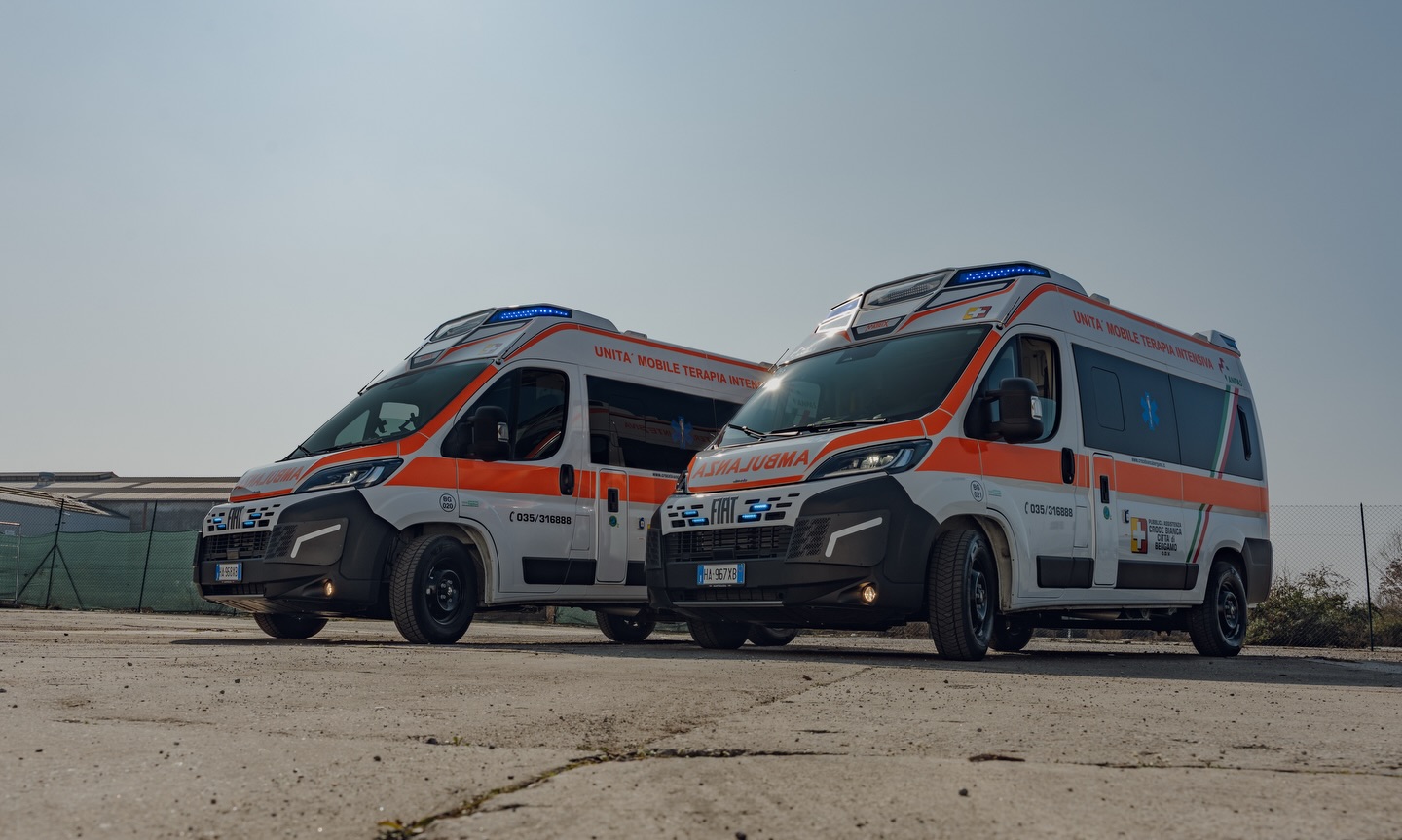 Bergamo oggi ha due motivi in più per sentirsi al sicuro.
020 e 021 sono ufficialmente in strada. 🚑🧡
#CroceBiancaBergamo #olmedo #Ambulanza #Emergenza