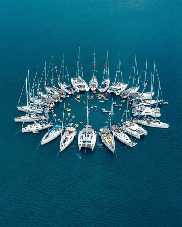 Enjoy your catamaran / sailing boat day with your friends or family this Summer ☀️ #cannes #summer #ɴᴇᴡsᴇᴀsᴏɴ