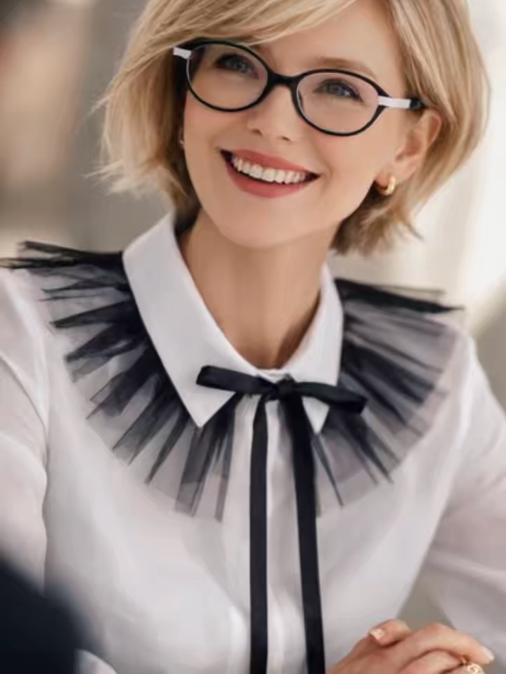 Czerń + biel. Eliptyczna oprawka @idtokyo_eyewear .
Minimalizm, który robi całą stylizację.
To nasza najnowsza propozycja kolorystyczna tego modelu.
✅Jak oceniacie ten wariant?Hit sprzedażowy czy niszowy wybór dla odważnych?
✅Dajcie znać w 💬komentarzu — jesteśmy ciekawi Waszego zdania.
*Okulary to wyrób medyczny, używaj go zgodnie z załączoną etykietą.
#optyk #opticslook #optician #salonoptyczny #optometrist