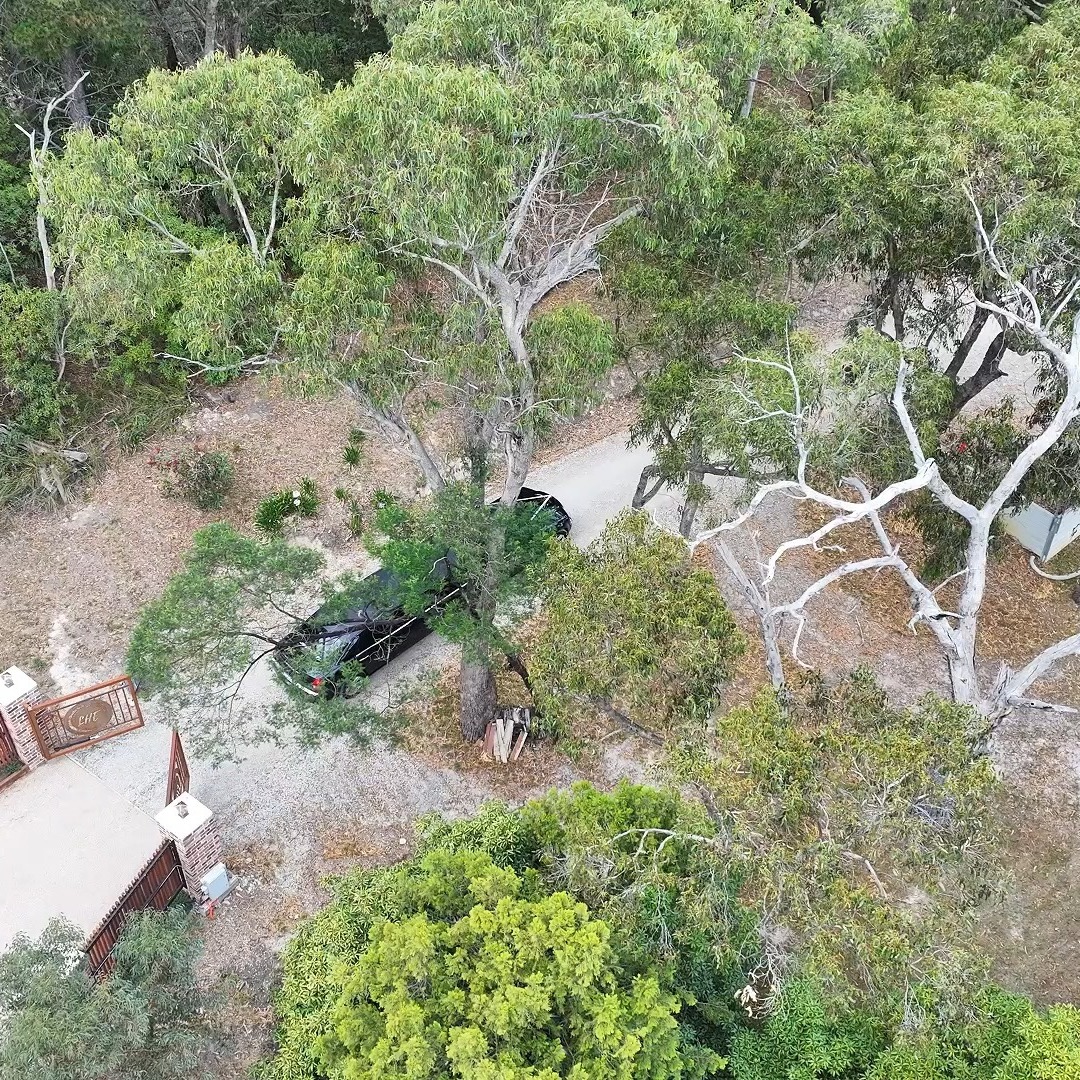 Well it was amazing working along side @view_complete from going over the venue the day before to sitting on the monday to view the finished product,
I hope you enjoy watching the wedding from a birds eye view at @lightning_hill_estate
photos @singlesoulau
Ceremony & Reception @lightning_hill_estate
Floral @budsnroses
Styling @budsnroses
Makeup @zoeomua
Hair @jodieportermua
Car @enriklimousines
Suits @ydaustralia
Dress @truesociety_melbourne
Dj @kashfordentertainment
Phone @weddingsoundsbyjln
MOG hair and makeup @magicalmakeovers
Catering @happycampers
Coffee @the1958coffeevan
Drone footage @view_complete