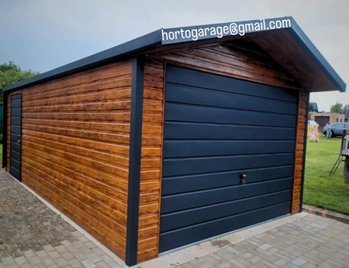 🙋♂️😃Wir präsentieren unsere Garage – modern und ästhetisch.
📏Abmessungen
📐3,5 m Breite
📐5,5 m Länge
📐3 m Höhe .
Farbe: Holzimitatpaneele in warmem Braun, Tor, Ecken und Dach in Graphitfarbe.
🚪🔩🔨Konstruktion: solide Stahlkonstruktion, Wände aus horizontalen Holzimitatpaneelen, Satteldach aus Blech.
✅🪛Vorteile: modernes Aussehen, langlebige Materialien, guter Schutz vor Witterungseinflüssen.
🚗🧰🎿🪓Verwendung: Garage für Auto, Motorrad, Gartengeräte oder Abstellraum.
💻📲👨💻 eine ähnliche Garage oder andere Details wünschen, mailen Sie hortogarage@gmail.com, gehen Sie auf den Link in der Bio oder rufen Sie an
📞 +49 177 4242452
📞 +49 152 246 74 361