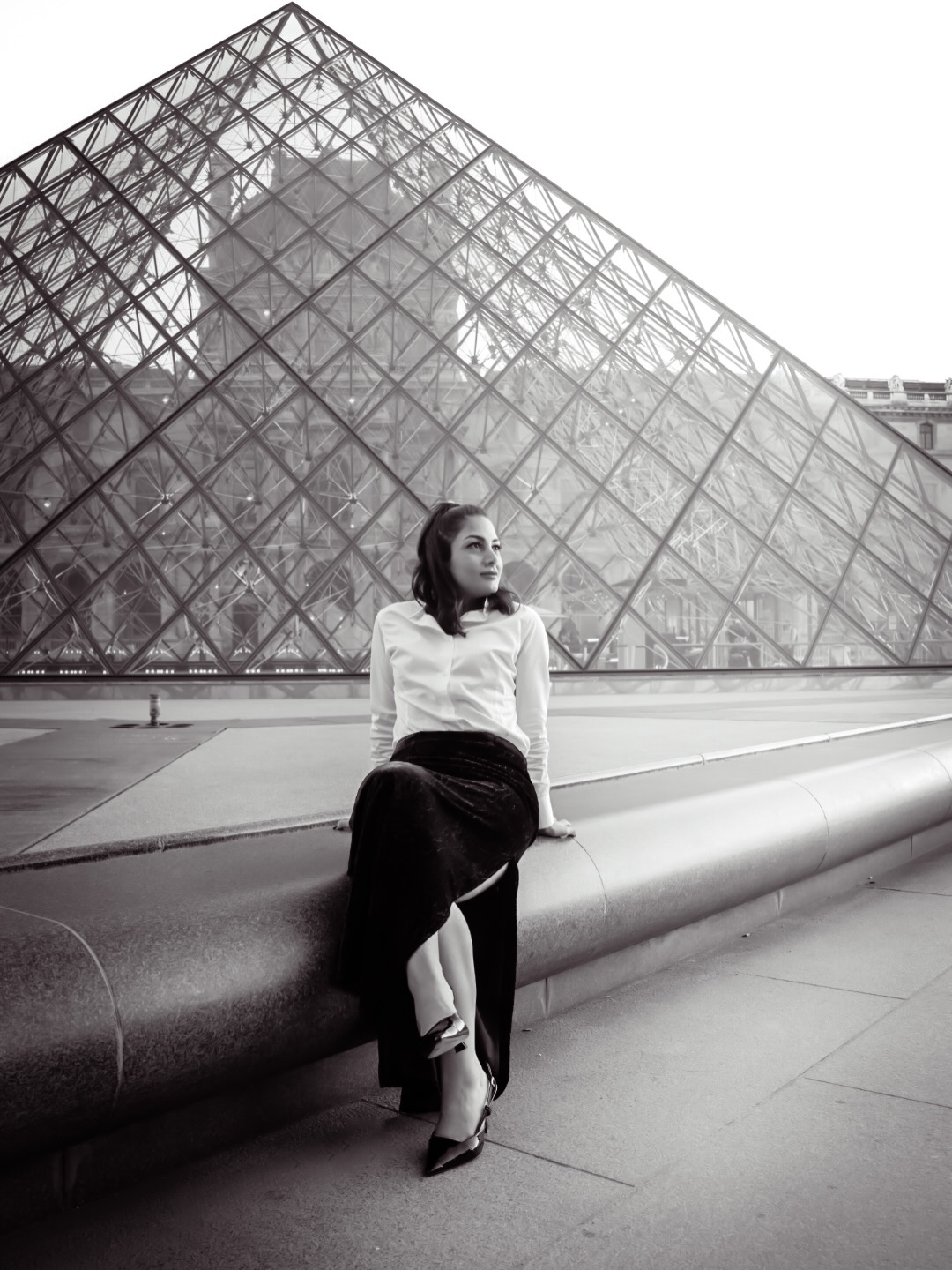 Black and white pictures with @mimikandalaft
📍Louvres