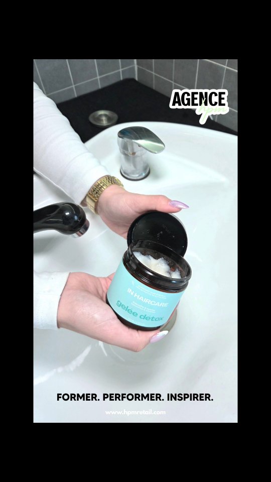 L’expérience client émotionnelle commence par votre propre expérience client avec nous.
Vous faire ressentir, tester, réfléchir, discuter, vous remettre en question ou confirmer votre stratégie pour l’ameliorer, c’est ca la mission première de HPM.
Et on le fait aussi avec des marques qu’on a sélectionné pour votre stratégie business!
Ici avec @in_haircare, l’une de marque alliée coup de coeur.
Changez les règles avec nous.
Réinventez le monde de la coiffure pour vous et vos clients.
A qui le tour ?