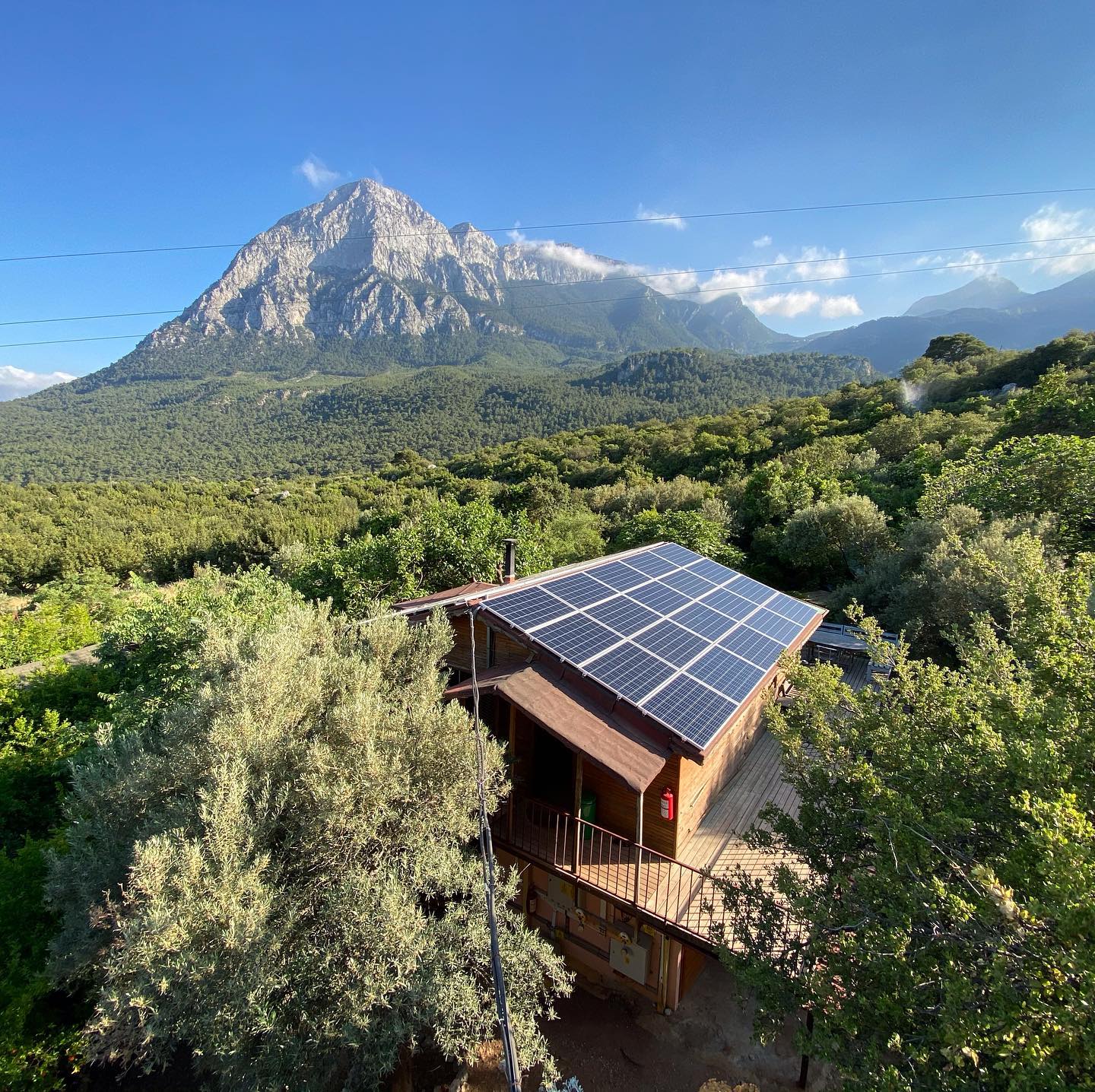 Happy!! After 1 year of paperwork our 60m2 solar power project is done! 🥳
☀️
Turkey has a great potential for renewable energy: the Taurus mountains in the east (hydro-power); the long coastline is the west (wind-power) and of course the sun in the south (solar-power). In 2020, a whopping 50% of the total energy production in Turkey was renewable 🤩😍🤩
☀️
Antalya has a shit load of SUN so we are very happy to work together and do a step forward to a zero energy consumption.
@daima_enerji 💪 #gogreen #solarenergy #solarpanels #greenturkey #sustainablecamping #ecofriendly