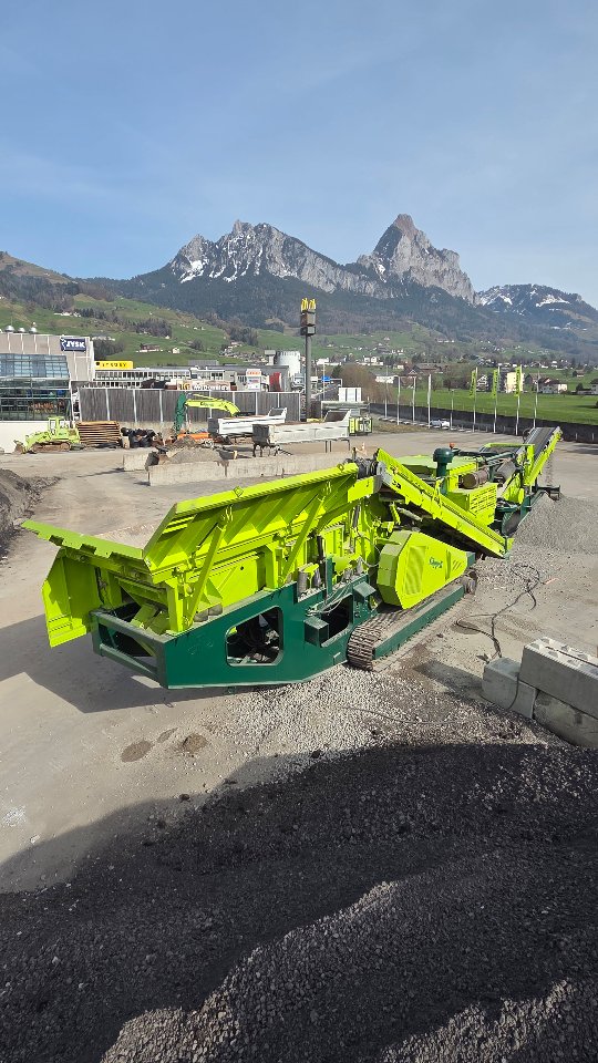 @gipo_official
@kaeppeli_schwyz_ag
#käppelischwyzag #gipo #brecher #recycling #caterpillar