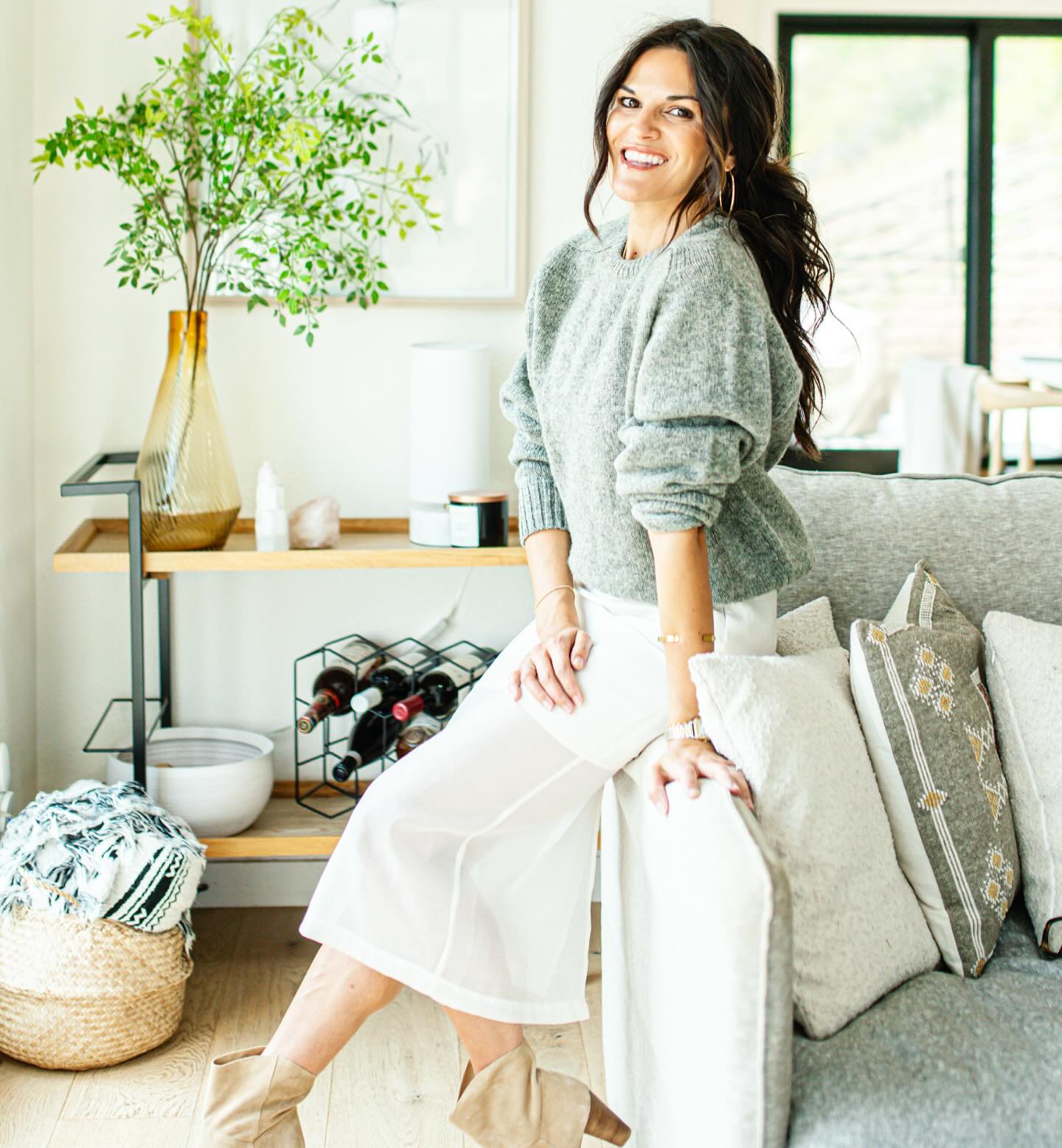 How to we become the BEST version of ourselves? The most optimal version of ourselves? What do we need to do to be the version?
It’s not some magical supplement or injection.
It’s your mind. It’s focusing on your mind.
Here are 3 things that can literally change your mindset (and your life):
1. Don’t let others get under your skin 😂
Okay… easier said than done — especially with the perimenopause rage some of us are navigating.
But hear me out: when you stop giving your power away, this gets a lot easier.
When we constantly dissect what other people say or do… or try to figure out why they did it… we drain our energy and disconnect from ourselves.
Not everything deserves your reaction.
Not everything deserves your attention.
Protecting your peace is powerful.
2. Carve out time for mental exercise
And no — I don’t mean crossword puzzles or brain games.
I mean the opposite.
Meditation.
Think of it as exercise for your nervous system.
Just 10 minutes a day to disconnect, close your eyes, breathe, and be still can:
• calm your nervous system
• improve emotional regulation
• lower stress
• create clarity in your mind
We train our bodies… but most of us never train our minds.
3. The Four Agreements
Have you read it? Total life game-changer.
The four agreements are:
• Be impeccable with your word
• Don’t take anything personally
• Don’t make assumptions
• Always do your best
It might sound a little woo-woo, but living by these simple principles can dramatically reduce stress and mental noise.
Honestly… it’s freeing.
Here’s my two cents:
We spend so much time doing things to support our physical health —
movement, exercise, eating well, supplements, longevity practices.
All amazing.
But we can’t forget the other part that makes us who
we are…
our minds.
Your mindset shapes your experience of life.
And sometimes the most powerful thing you can do for your health isn’t another supplement…
…it’s learning how to care for your mind.
✨ Take the time.
✨ Protect your energy.
✨ Train your mind.
#MindsetShift
#PerimenopauseSupport
#NervousSystemHealing
#MidlifeWellness
#YogaForLife