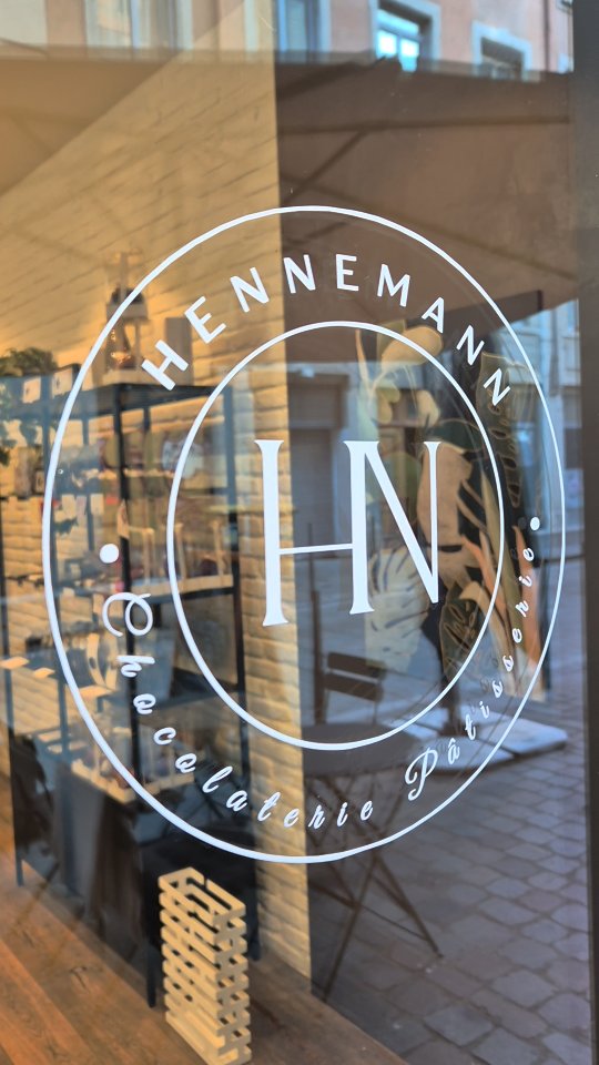 ✨ Bonjour et bon lundi à tous ✨
Une nouvelle semaine commence et nous sommes plus que jamais heureux de vous accueillir pour la rendre plus douce, plus gourmande… et un peu magique 🤍
ℹ️ Vous avez été nombreux à nous le demander — et on vous a écoutés 🌸.
🥐☕️ À partir de maintenant, nous ouvrons du lundi au vendredi dès 8h30 (au lieu de 9h), pour répondre au grand besoin d’un délicieux croissant matinal + café to go! 😍
Commencez la journée avec nous… on vous attend avec le sourire et beaucoup de gourmandise ✨
📍 Nicolas Hennemann Chocolaterie Pâtisserie- Grand Hôtel-Dieu Lyon
#patisserie #grandhoteldieu #lyonfoodies #artisan #lyon