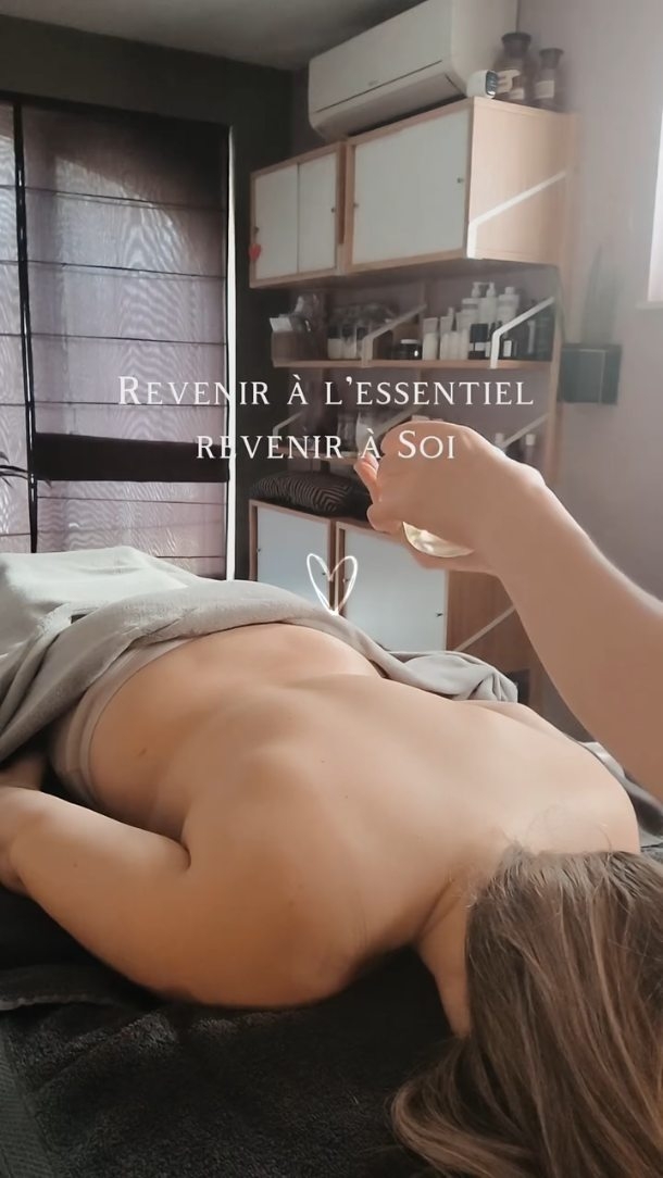 Revenir à l’essentiel, c’est revenir à soi.
Ralentir. Respirer. Se faire du bien sans culpabilité.
Un massage, une balade, un moment au soleil…
Quand on est aligné à l’intérieur, tout devient plus simple à l’extérieur.
Et quand on est bien avec soi, on est naturellement mieux avec les autres💗
#slowlife
#massageprofessionnel
#massagebienetre
#holistique
#goodmind