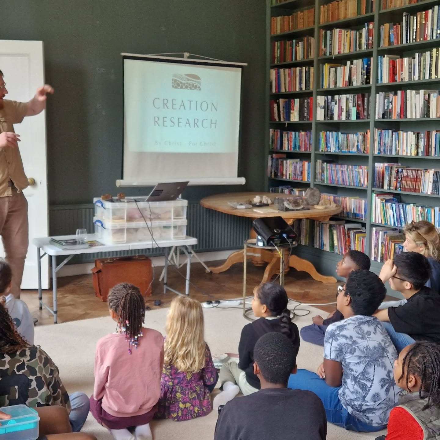 Recently at our Home Ed Community we had Joseph from Creation Research UK come and run a session. Creation Research UK exists to explore evidence for the Biblical account of Creation, Noah’s Flood, the Tower of Babel, and related subjects.
Joseph Hubbard was home educated himself and is an international speaker, writer, and researcher whose background includes Geology, Palaeontology, Zoology, and Archaeology.🔎
The presentation was incredibly insightful, interesting, interactive and suitable for all ages, with physical artefacts that the children could handle and engage with.
Did you know that Richard Owen, a peer to Charles Darwin was the one who founded the Natural History Museum? He was a Christian who rejected the *theory* of evolution. He intentionally designed it like a cathedral and was the person who came up with the name 'Dinosaur'. (Meaning terrible lizard).
Yet at the Natural History Museum it's the statue of Charles Darwin on full display. 🤔
