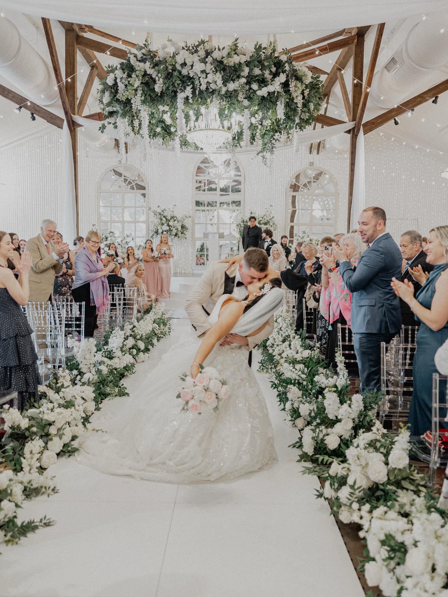 A moment for Brett and Tiffanyās wedding day at the stunning @supposey!
@hairitagehouse
@phatchi
@culinary_productions_inc
@plhplanning