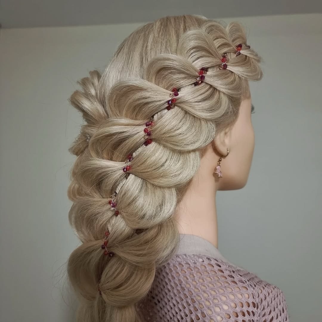 @annsbraids doing demonstrations on our premium training heads ๐คฉ head on down to www.nxsbeauty.co.uk