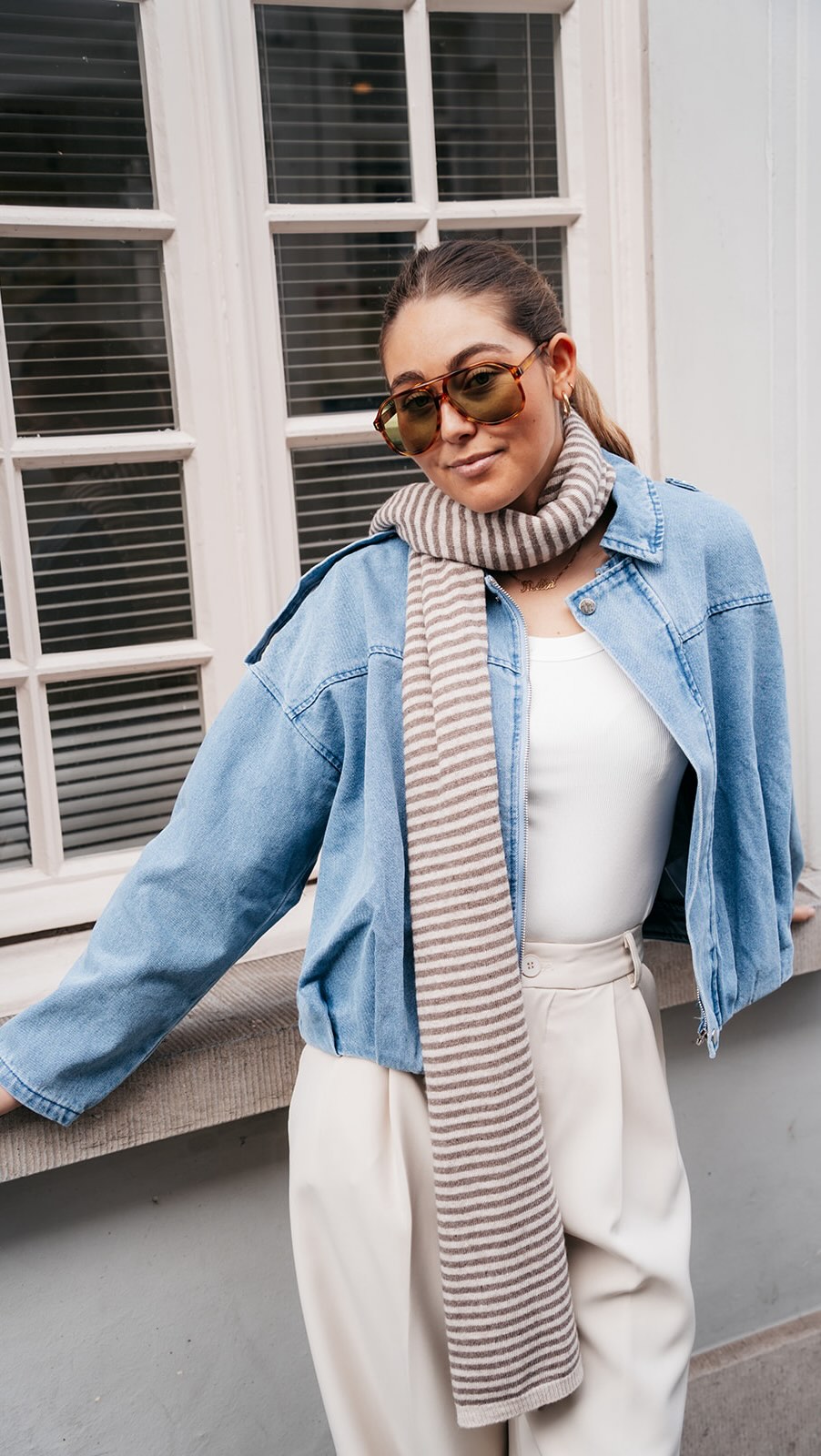 New bestseller? 🤍 Wij zijn al fan!
Victorie jeansjasje X Florence pantalon
www.juliabybb.com
#juliabybb #juliaturnhout #juliareel #webshop #ootd