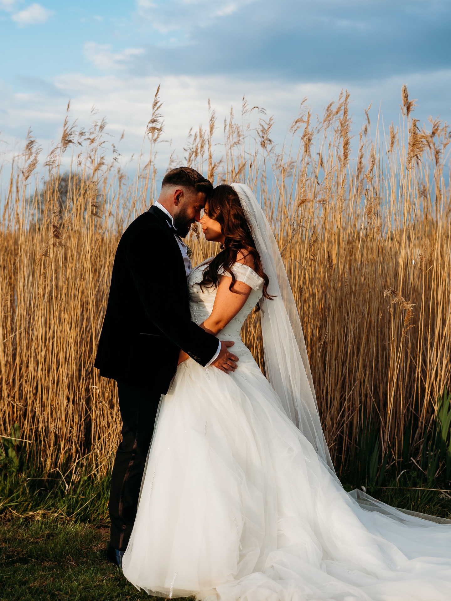 Becca & Chris
Obsessed with these beautiful pics from @simonandkianaphoto of this beautiful wedding at @quantocklakesuk - such a beautiful venue to style.
We kept the look clean and modern with a black and white palette running through the details - from the mirrored table plan to the stationery. Not to forget that incredible cake by @thesilvercake . Simple, elegant, and perfectly suited to the space.
#quantocklakeswedding #somersetweddingstylist
#somersetwedding #ukweddingstylist
#quantocklakes