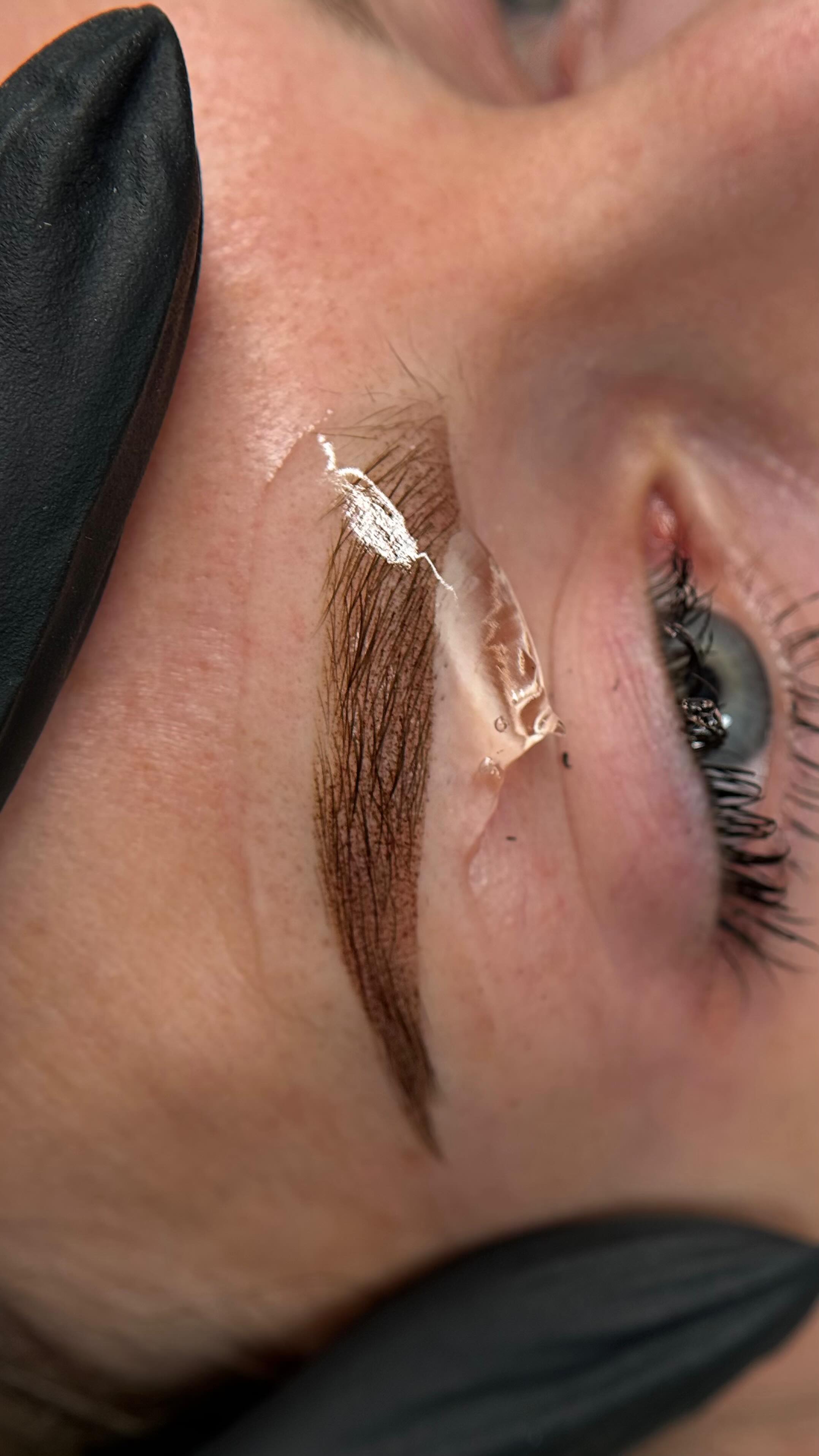 Perfektion von Pixel zu Pixel 👩🏽🎨
Unsere Powderbrows sind DIE Lösung für alle Kundinnen, die jeden Morgen mit perfekten Augenbrauen aufwachen möchten - ohne dunkle Balken oder unnatürliche Kanten.
Präzise gesetze Pixel sorgen für eine natürliche Schattierung der Braue, sodass diese insgesamt voller und leicht geschminkt wirkt.
Überzeugt? Buche jetzt deinen Termin! 📲
Mehr Infos auf
www.novafacesmunich.com
#PowderBrows #PMUBasic #PMUSchulung #PermanentMakeUp #PMUArtist