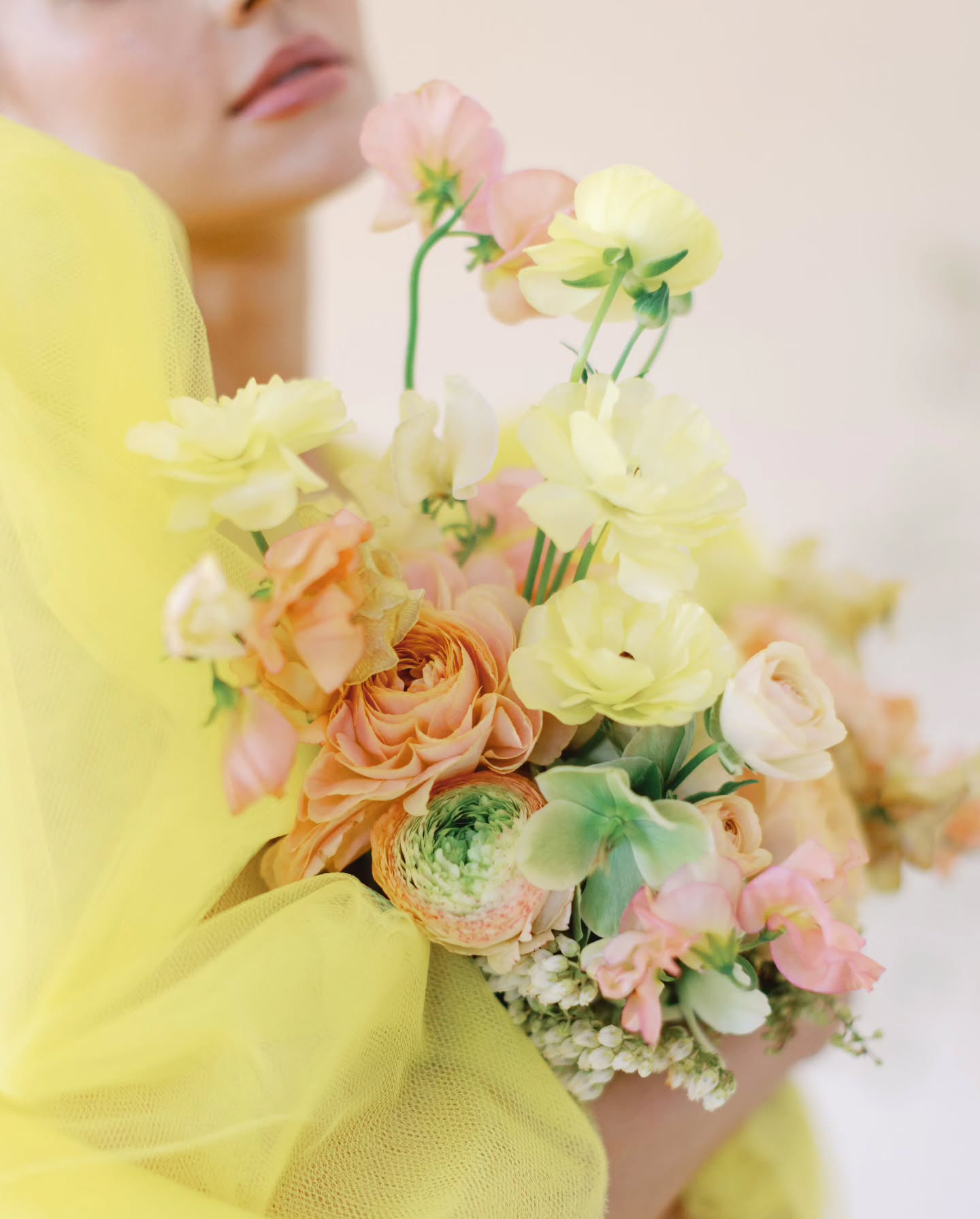 Springy Blooms for mid week joy...
Dorset florist | florist | wedding flowers | dorset wedding supplier | fine art wedding..
@imogenxiana