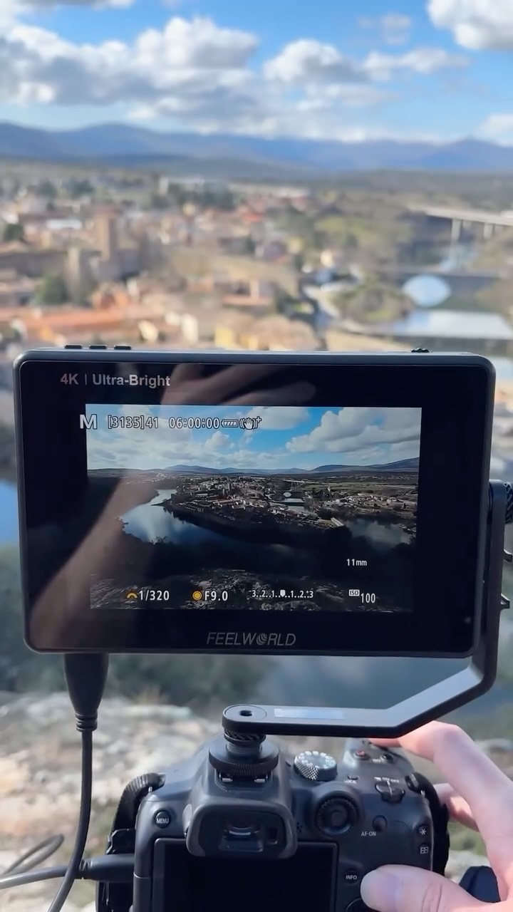 Sígueme y comenta este reel si quieres que te mande cómo llegar a este impresionante mirador en Buitrago del Lozoya.
La ruta pasa por un pinar espectacular, llega hasta las ruinas de una antigua iglesia y regala vistas increíbles durante todo el recorrido.
Ruta fácil, ideal para hacer con toda la familia. Naturaleza, historia y planazo asegurado.
Music: Sunshine in my face - Jason Walker
#tipsdefotografia #clasesdefotografia #fotoscreativas #tutorialfotografia #fotografia
