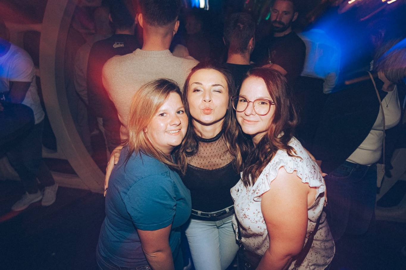 ❌ REVIVAL SPRING PARTY - Wir feiern den Frühling!
❌ SAMSTAG | 07.03.2026 ❌
Dein Samstag ist gerettet! Die zweitbeste Party der Region startet wieder voll durch. Und du bist dabei! 🔥▶️ Enjoy the finest in House, Black, Charts, 80’s, 90’s & 00’s 💃🏻‘
Wir feiern heute zeitiger! Start ist 21:00 Uhr mit - FREIER EINTRITT bis 22 Uhr für alle ab 25 Jahren!
MUSIK:
MAIN: 80er 90 er 2000er Aktuelle Charts by DJ ORLI
CANDY: The finest in House and Black Musik
DIA PLATTENPUSSYS - Global Stage
Support by DJ ALEX
REVIVAL SPRING PARTY // SA.07.03.26 // START: 21 UHR