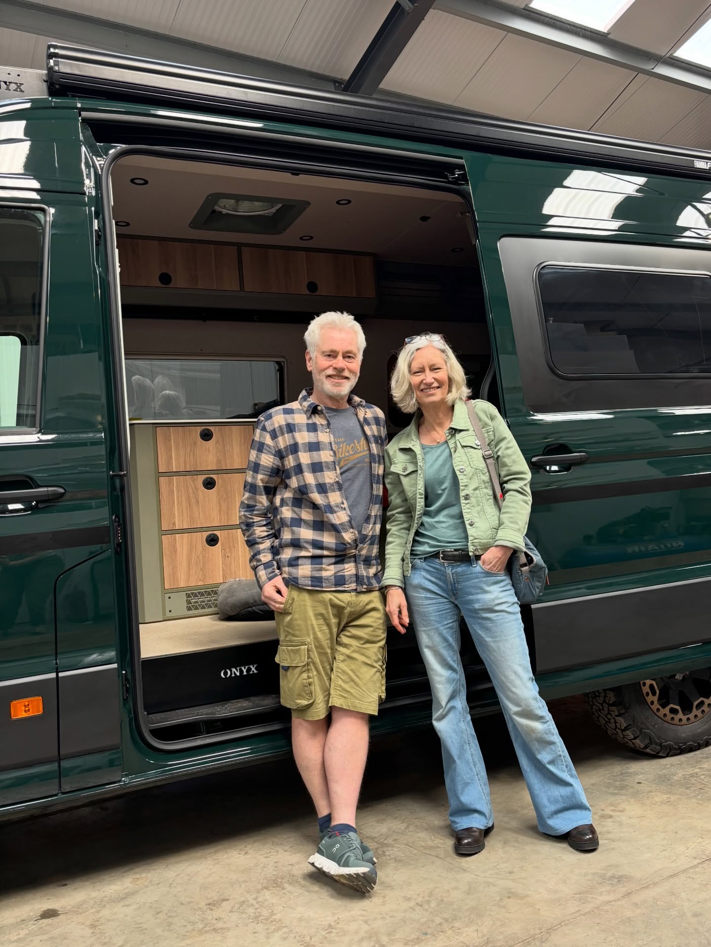 Happy handover day to Paul and Joan 🙌
Their Summit is officially out in the wild and ready for adventure. Built for muddy bikes, big miles, and plenty of off-grid nights along the way.
Where should they take it first?
#onyxvansuk #adventurevan #offgridvan #vanlifeuk