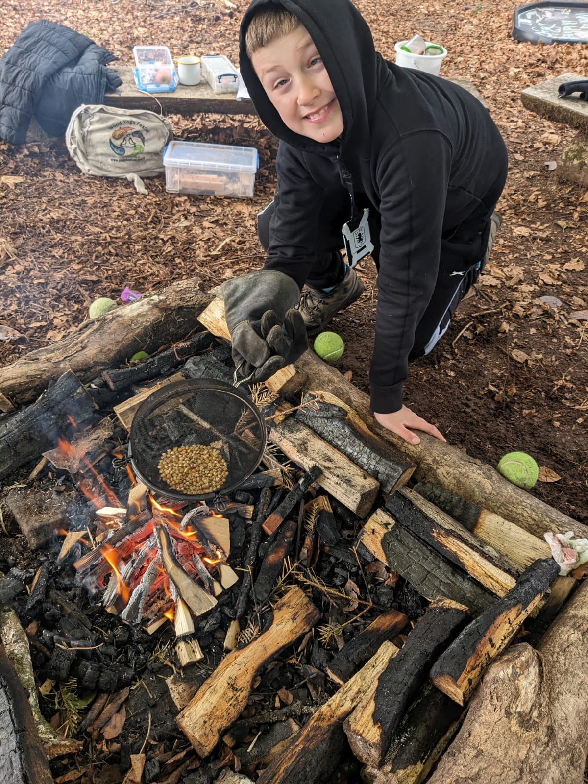 Snap, crackle and pop
🔥🍿
#moortolife #wildcooking #tothewoodsforrestschool