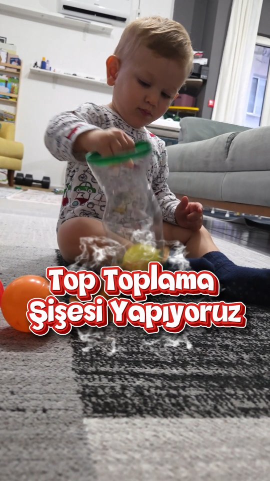 Bebekler neden her şeyi bir yerlerin içine sokmaya çalışır biliyor musunuz? ✨️🤩 Çünkü 12-18 ay arası 'İçerme Şeması' (Containment Schema) dediğimiz o büyüleyici dönemdeler. Bir nesneyi başka bir nesnenin içine hapsetmek ve oradan geri çıkarmak, onlar için dünyanın en büyük gizemini çözmekle eşdeğer! 🕵️♂️👶
Güvenlik Notu: Kenarlarını elektrik bandıyla dönmeyi unutmayın; biz keşif yaparken güvenliği de elden bırakmıyoruz! ⚡🧤
Sizin evde 'her şeyi bir kutuya dolduran' minik bir meraklı var mı?
!
#bebekgelişimi #bebek #montessoriathome bebeketkinlikleri #evdeetkinlik #duyusaloyun sıfıratık bebekaktiviteleri zekagelişimi ucuzoyuncak annetavsiyesi
