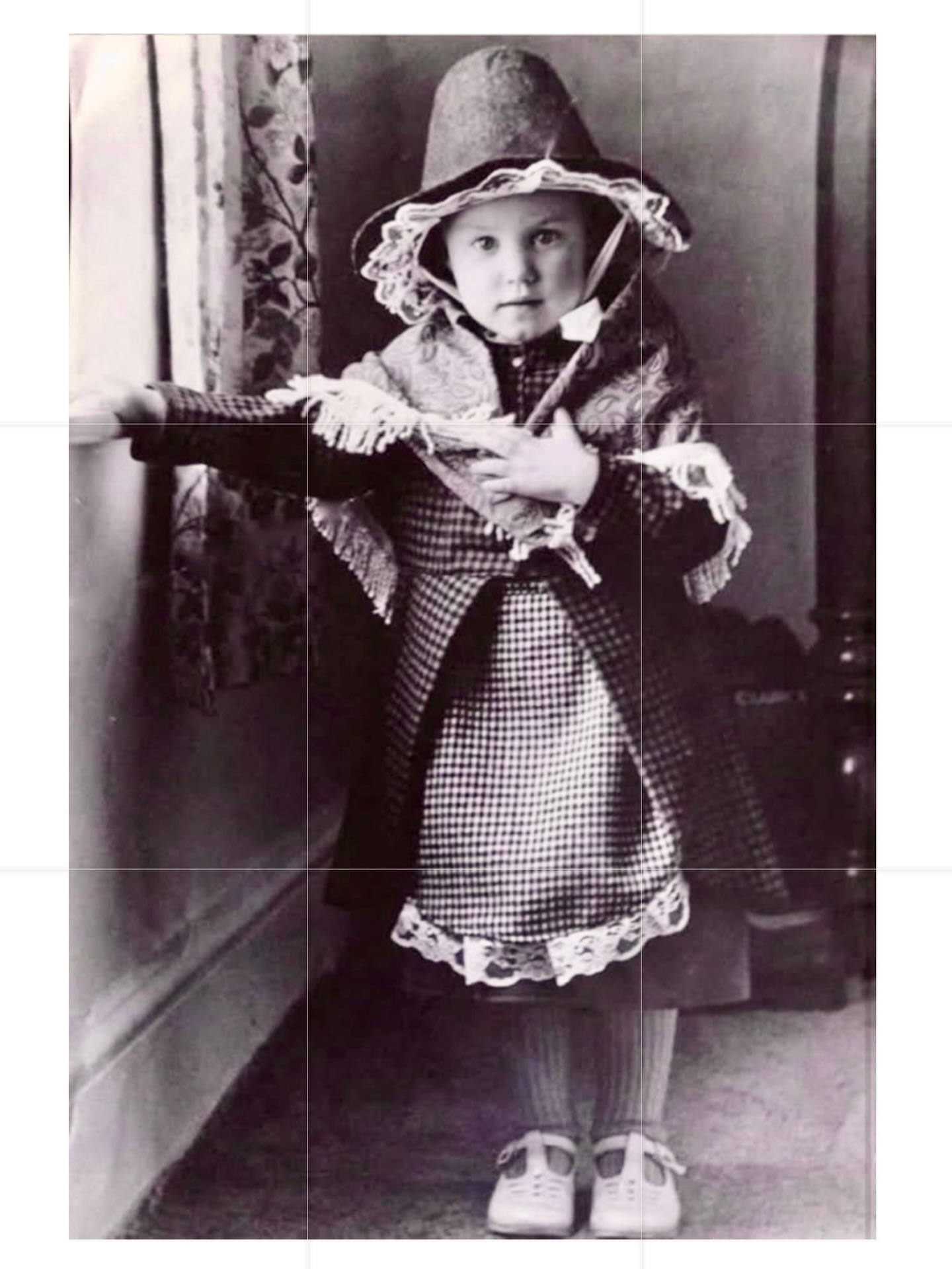 I took this picture of our daughter Faye in her Welsh costume (she still has) when I worked as a press photographer for Celtic Newspapers back in the 80.🏴❤️https://www.instagram.com/mother_of_five_boys?igsh=MTIwZDJpdmx5emdjaA==