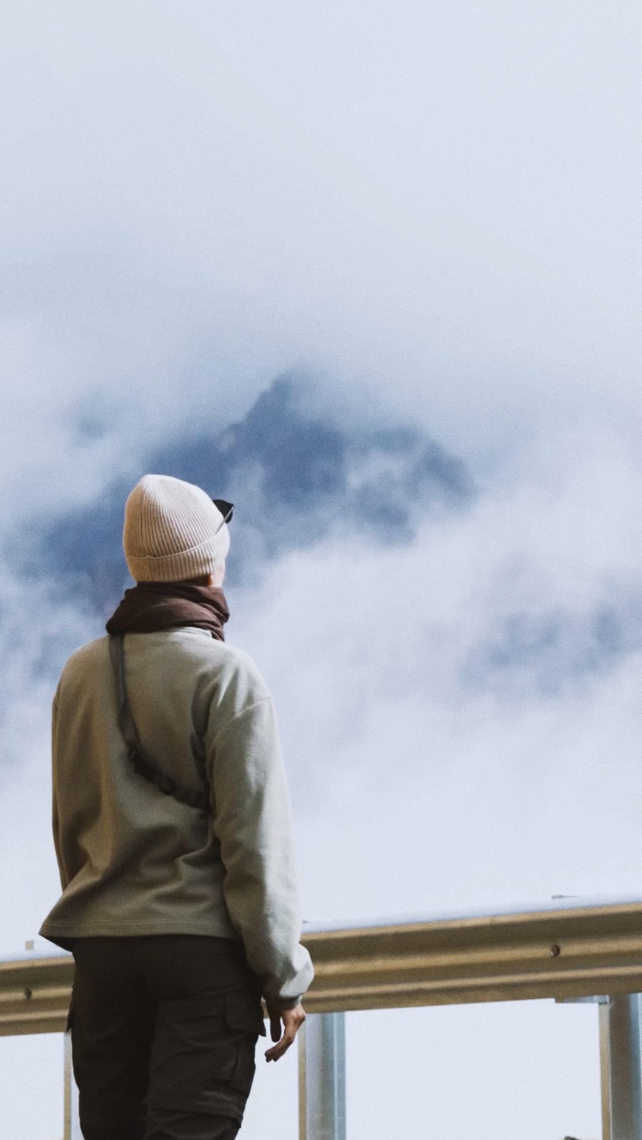 The higher you climb, the quieter the world gets 🏔️
There’s a specific kind of magic that happens at 4,000 meters. The air gets thinner, the heart beats slower, and suddenly, the world feels so much clearer.
We like to tell ourselves it was somehow the exact same rainbow Thomas saw a few years back at the same spot that was waiting for us again.
Tell us, where is the one place that makes you feel completely at peace?
#slowtravelling #spitivalley #himalayamountains #rainbowmagic #slowdown