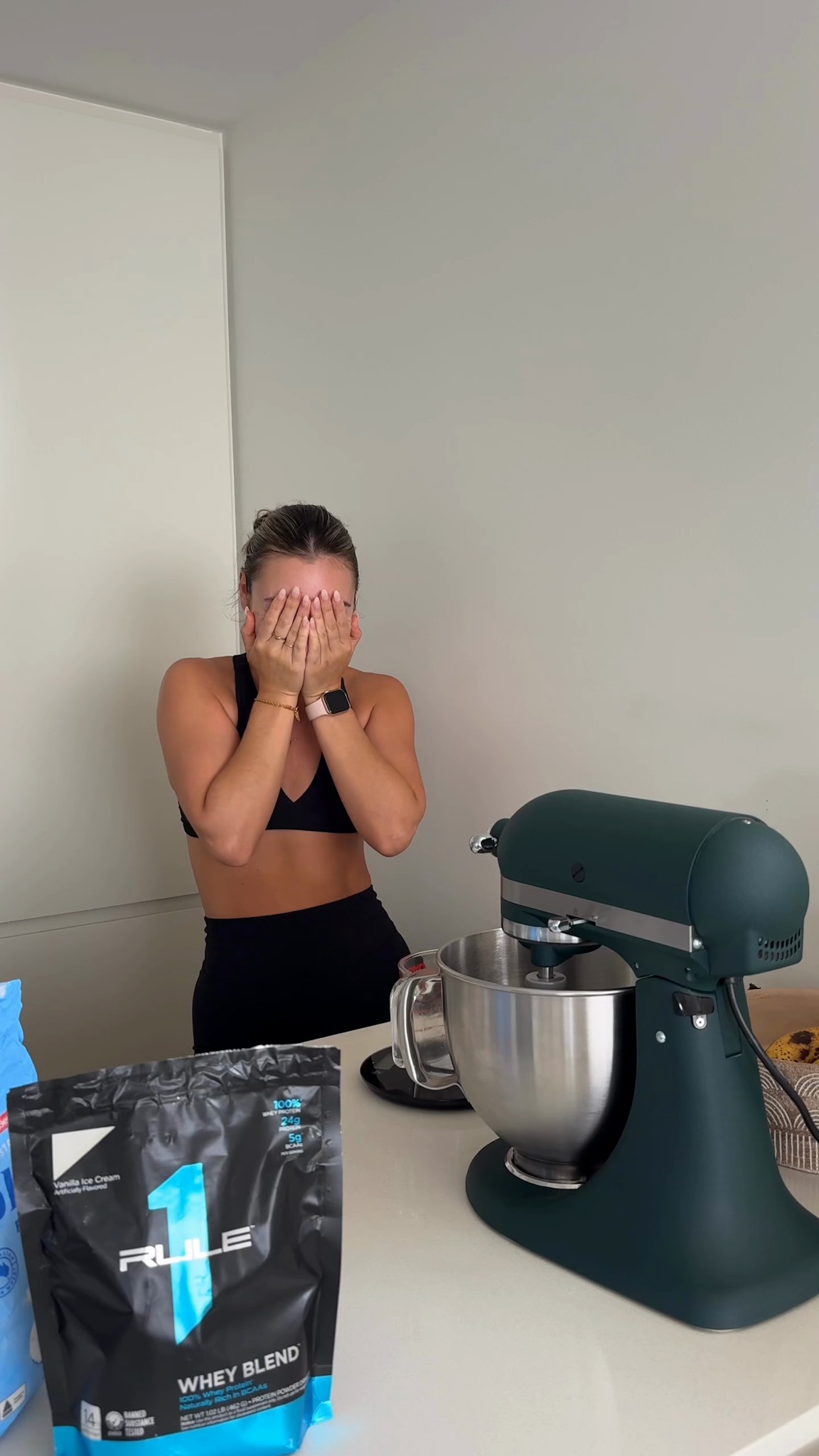 Someone just upgraded their protein cooking game...
A quick, macro friendly and tasty banana cake 🍌🍞