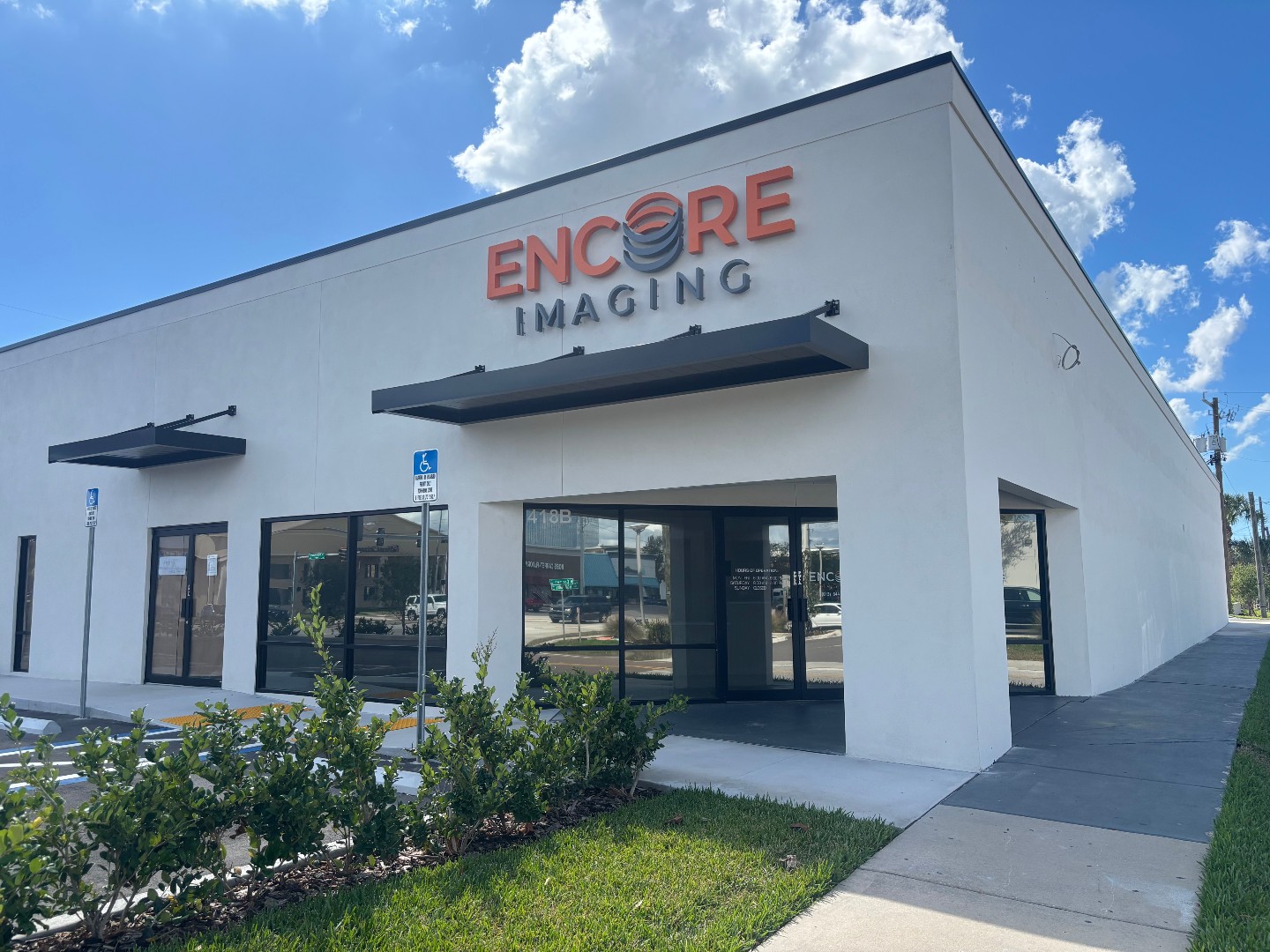 The Dale Mabry Renovation turned a former Party City retail space into a modern, versatile commercial environment ready for future tenants.
Inside, updated electrical layouts and contemporary finishes create a functional, forward-looking space. Outside, new glazing and material updates give the building a refreshed, modern presence.
By carefully evaluating existing conditions and coordinating every detail on-site, Luttrell Architecture reimagined a dated retail shell into a flexible, future-ready space.
#LuttrellArchitecture #CommercialDesign #Renovation #ModernArchitecture #FutureReady #TampaDesign