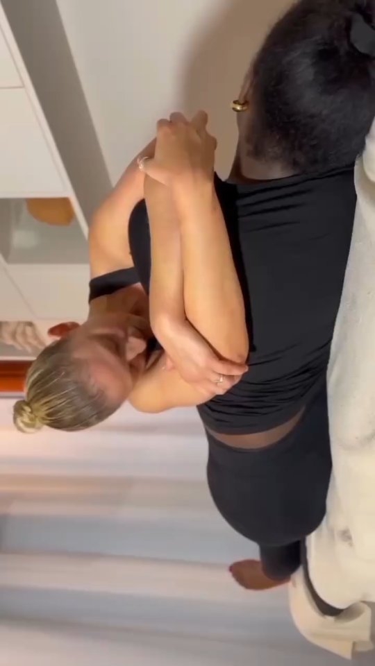 Stretching assisté sur table | Paris
.
.
.
#stretching #stretch #mobilité #bienetre #paris