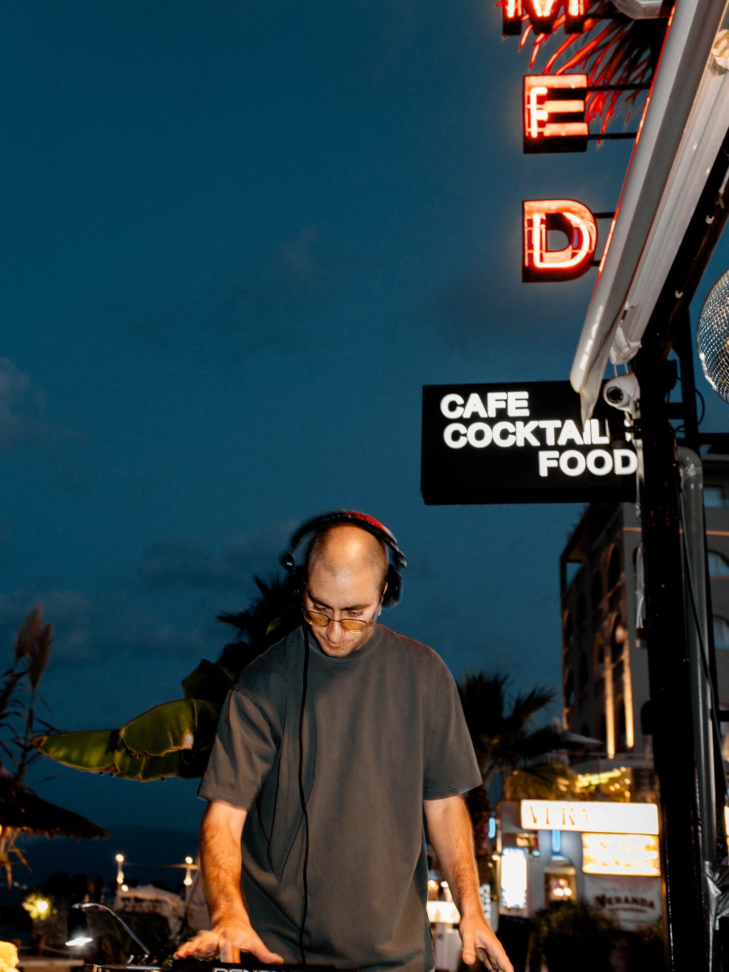The sea was always the inspiration.
From our sunset decks to his first release —
our resident DJ, Dimitris Petrakis.
“Sailing In The Mediterranean”
Now streaming on Spotify
—
🔗 Link in bio. #medcafe #mediterraneavibes #sunsetsessions #hersonissos #crete