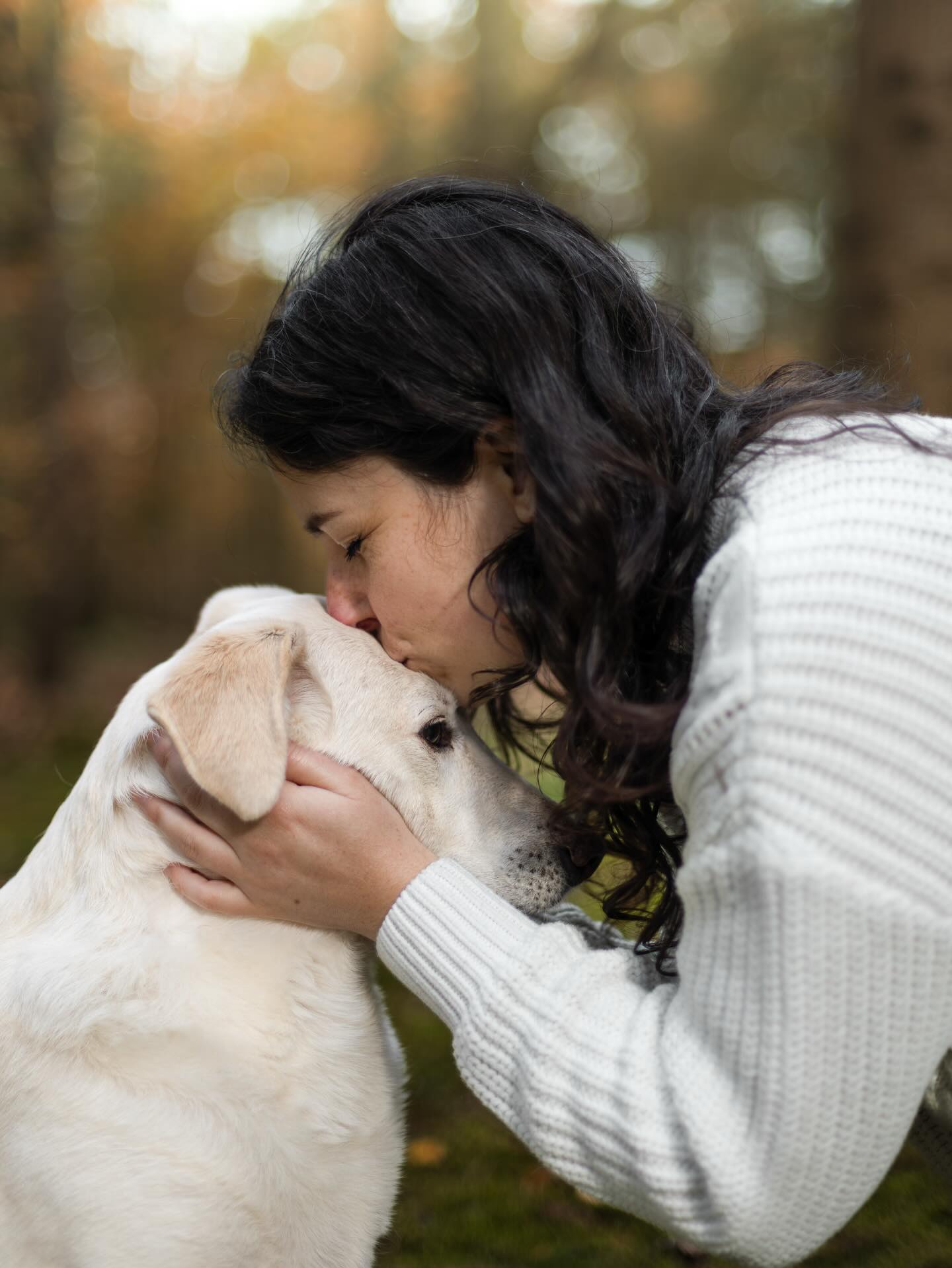 Als ondernemer in de dierenbranche is online zichtbaarheid zó belangrijk, zowel online als offline.
Samen met @digitalepootjes.nl gingen we in de herfst op pad voor een branding shoot. volledig gericht op haar merk, om het nóg krachtiger neer te zetten💥.
Hoe fijn is het als alles klopt?🤩
#dierenbranche #hondenfotograaf #ondernemer #huisdier #branding
