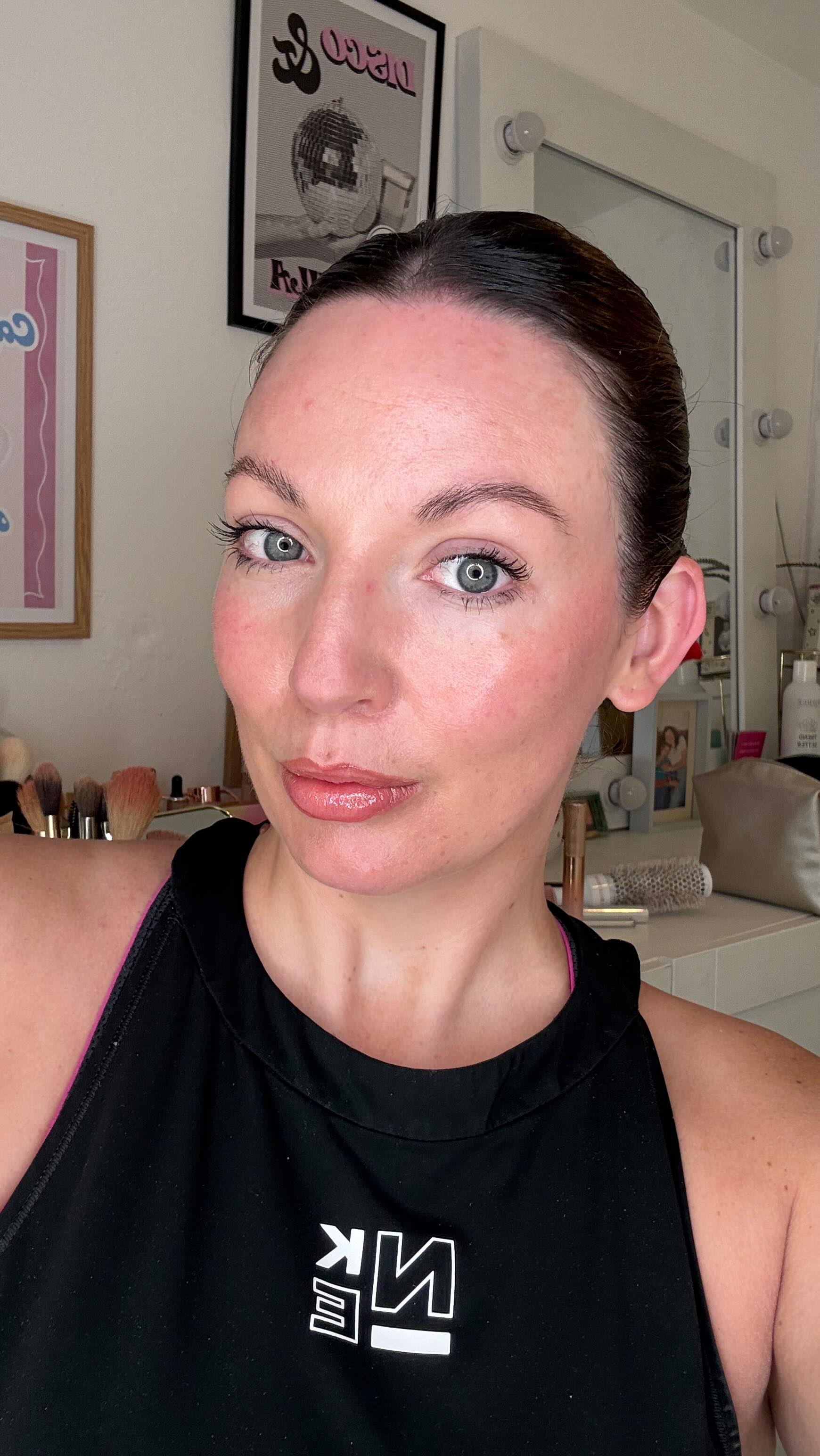 Making an effort for my gym class 🏋️♀️
@bellamianta
✨Face base spf primer
✨Cheek kiss liquid blush
✨Lash illusion mascara
✨Shade stripped lipliner
✨SPF lip oil
@lunabylisa
✨Airbrush
✨Airbrow lock and lift
@primark Hair tame mascara
@voduzhair hairspray
#grwm #gymlife #gymgrwm #everydaymakeup