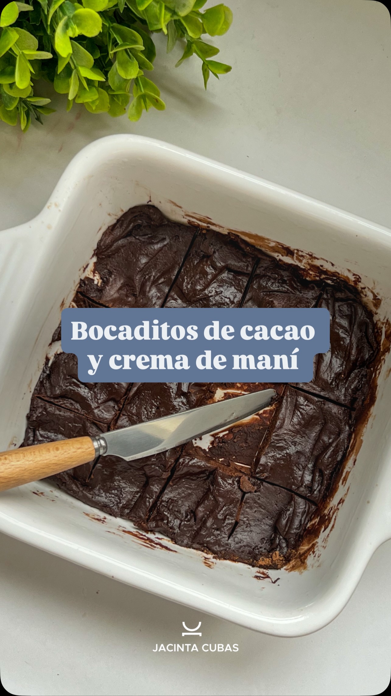 BOCADITOS DE CACAO Y CREMA DE MANÍ 🥜🍫😍
🥜 Ingredientes:
✔️ 1⁄4 taza de crema de maní
✔️ 2 cdas soperas de cacao en polvo s/az
✔️ 2 cdas de miel
✔️ Chorrito de esencia de vainilla
🥣 Lo mezclas todo y lo llevas al freezer ❄️
⁉️ Me contas que te pareció la receta? Te leo ☺️
✨Si te gustaría crear hábitos saludables sin hacer dieta, yo te puedo acompañar en este proceso, escribime por mensaje privado o a través del link en mi perfil y charlamos por ahí 🥰
➖➖➖➖➖➖➖➖➖➖➖➖➖➖➖➖
📚 Metodología ➡️ Creando hábitos, no dietas
📩 jacinta@nutricionequilibrio.com.uy
📲 098 408 043
🌎 Www.jacicubasnutricion.com
#nutricionista #habitossaludables #recetafacil #cremademani #cacao