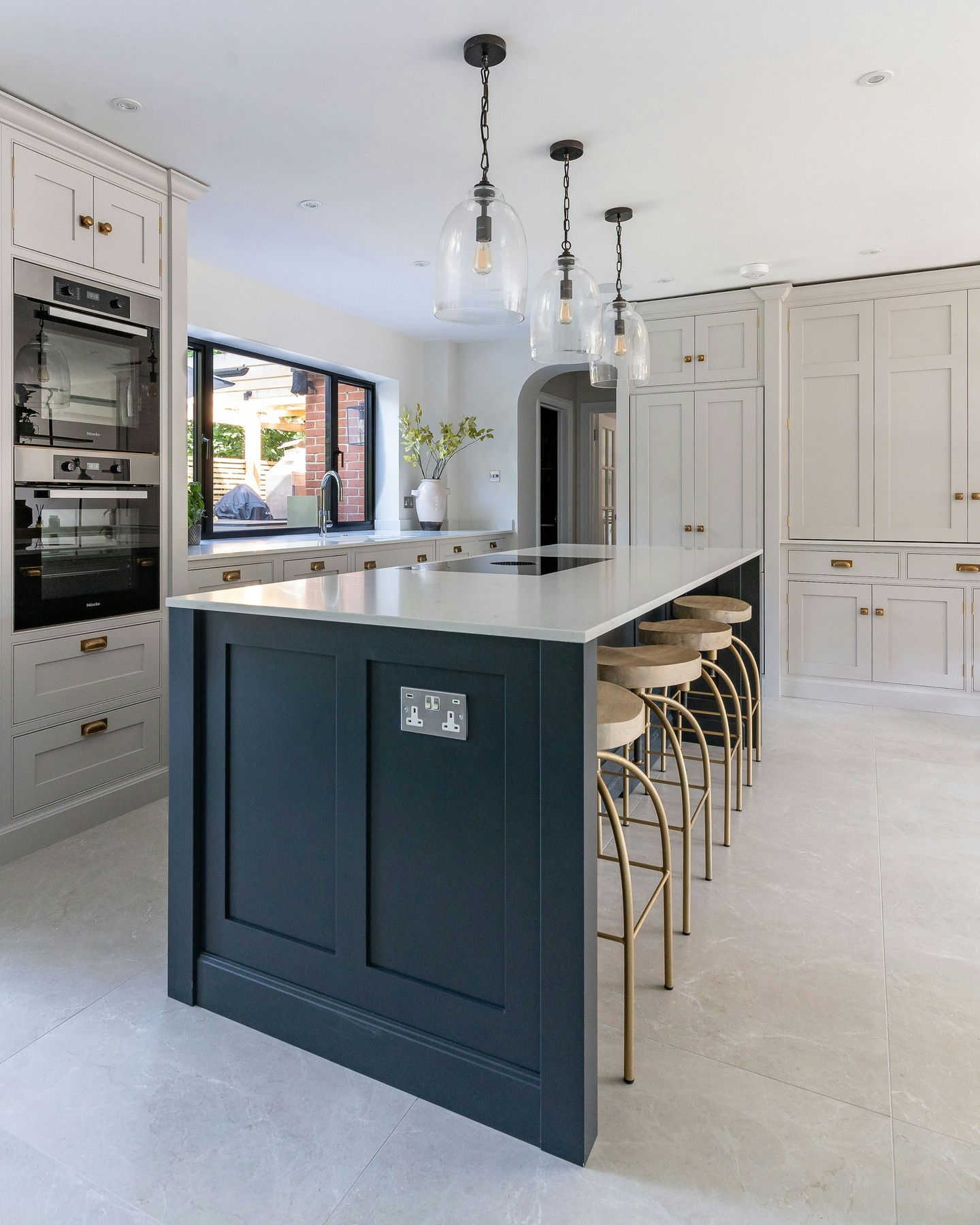 Sometimes adding a bold colour doesn’t mean using it everywhere. By introducing it through the island, it becomes a statement while still keeping the space calm and balanced. #BespokeDesign #KitchenInspo #InteriorDesign #ModernLiving